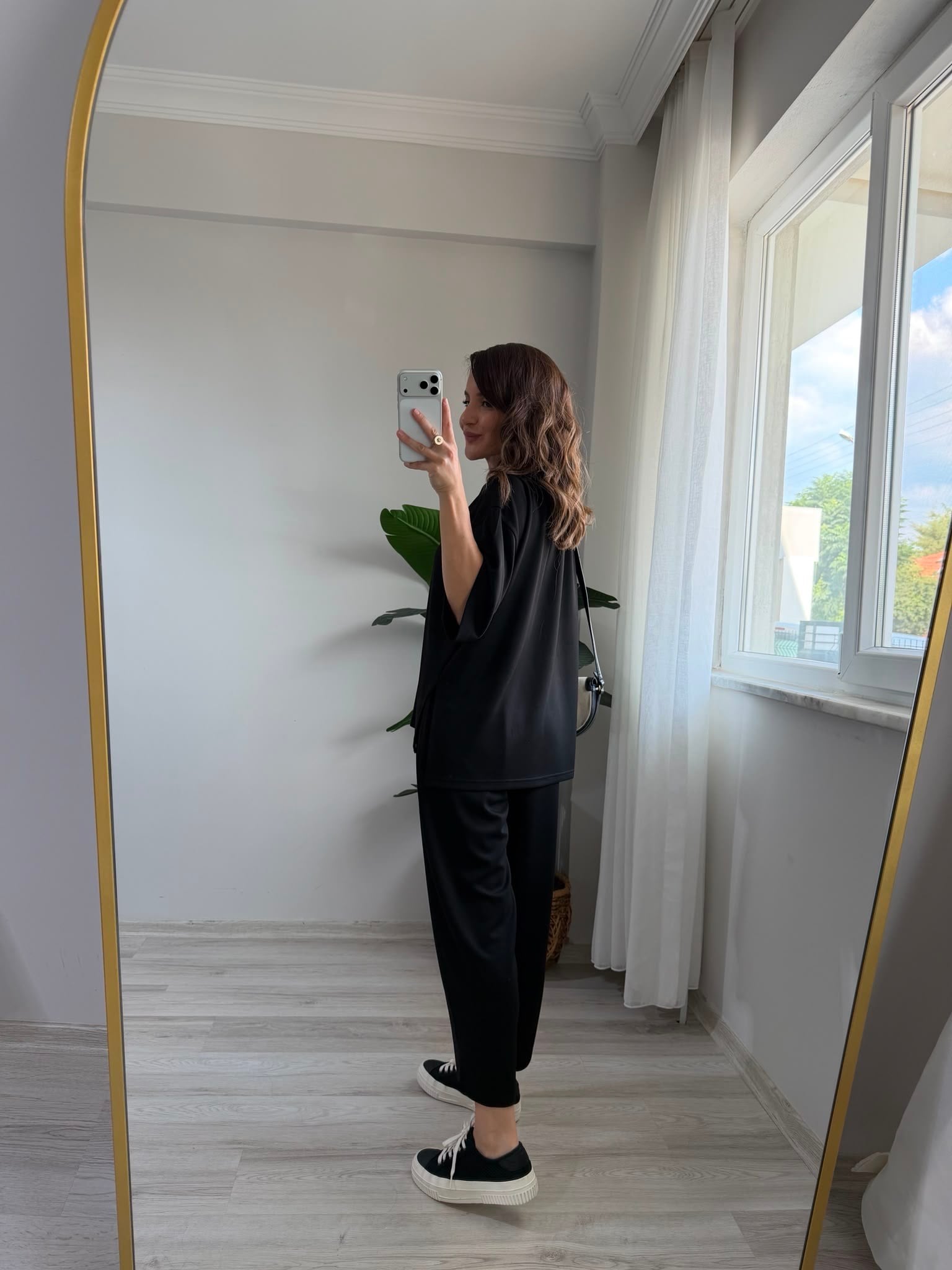 Siyah Modal Kumaş Yanları Yırtmaçlı Takım 11485