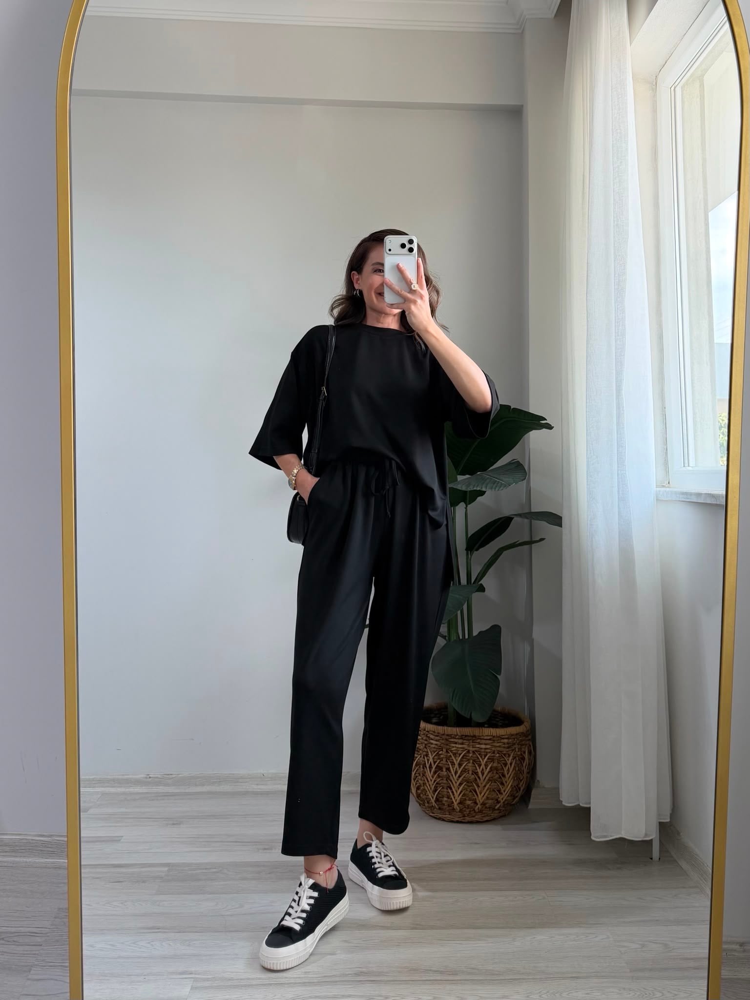 Siyah Modal Kumaş Yanları Yırtmaçlı Takım 11485