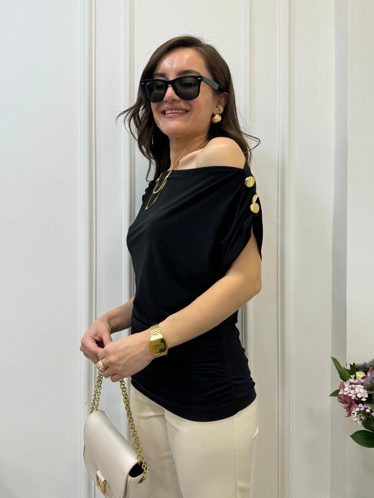 Siyah Omuz Apolet Detaylı Bluz 2902