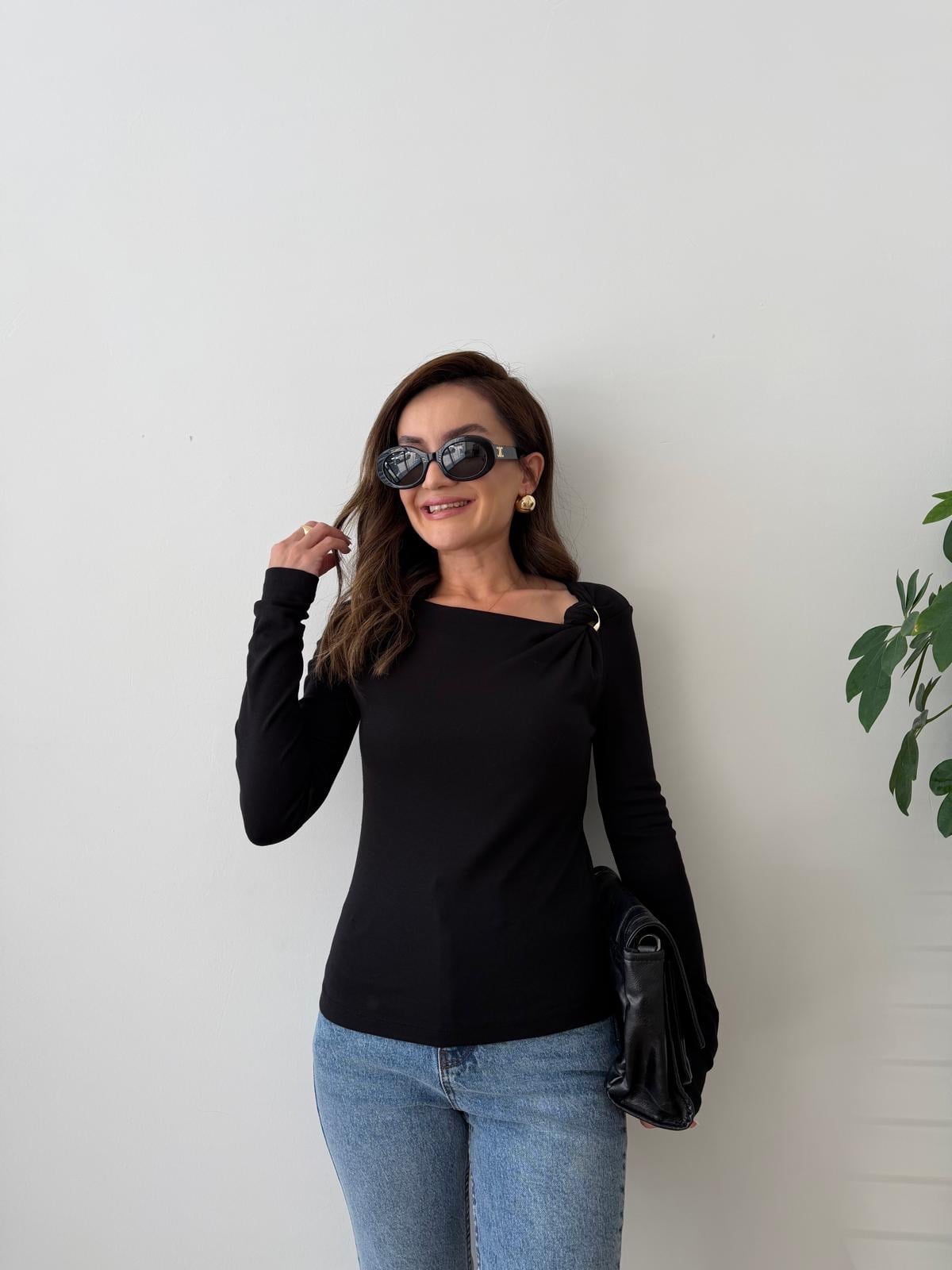 Siyah Omuz Detaylı Bluz 17299