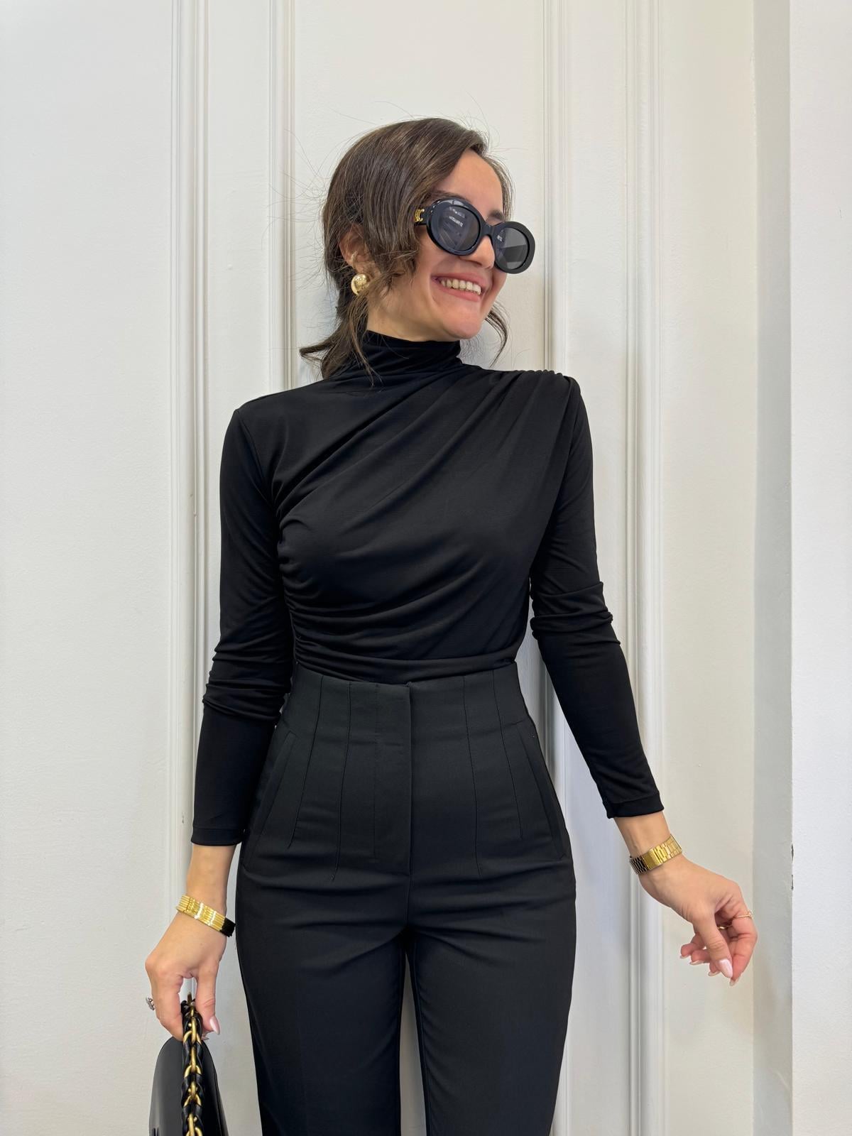 Siyah Omuz Drape Detaylı Tasarım Bluz 7043