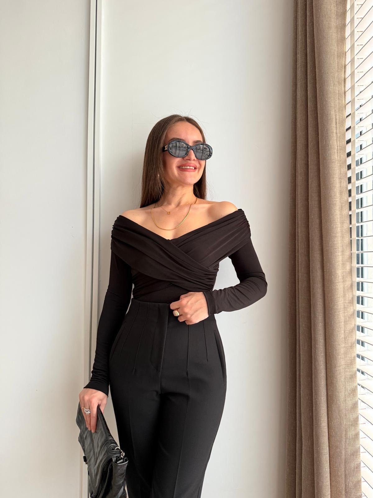 Siyah Omuz Drapeli Bluz 1935