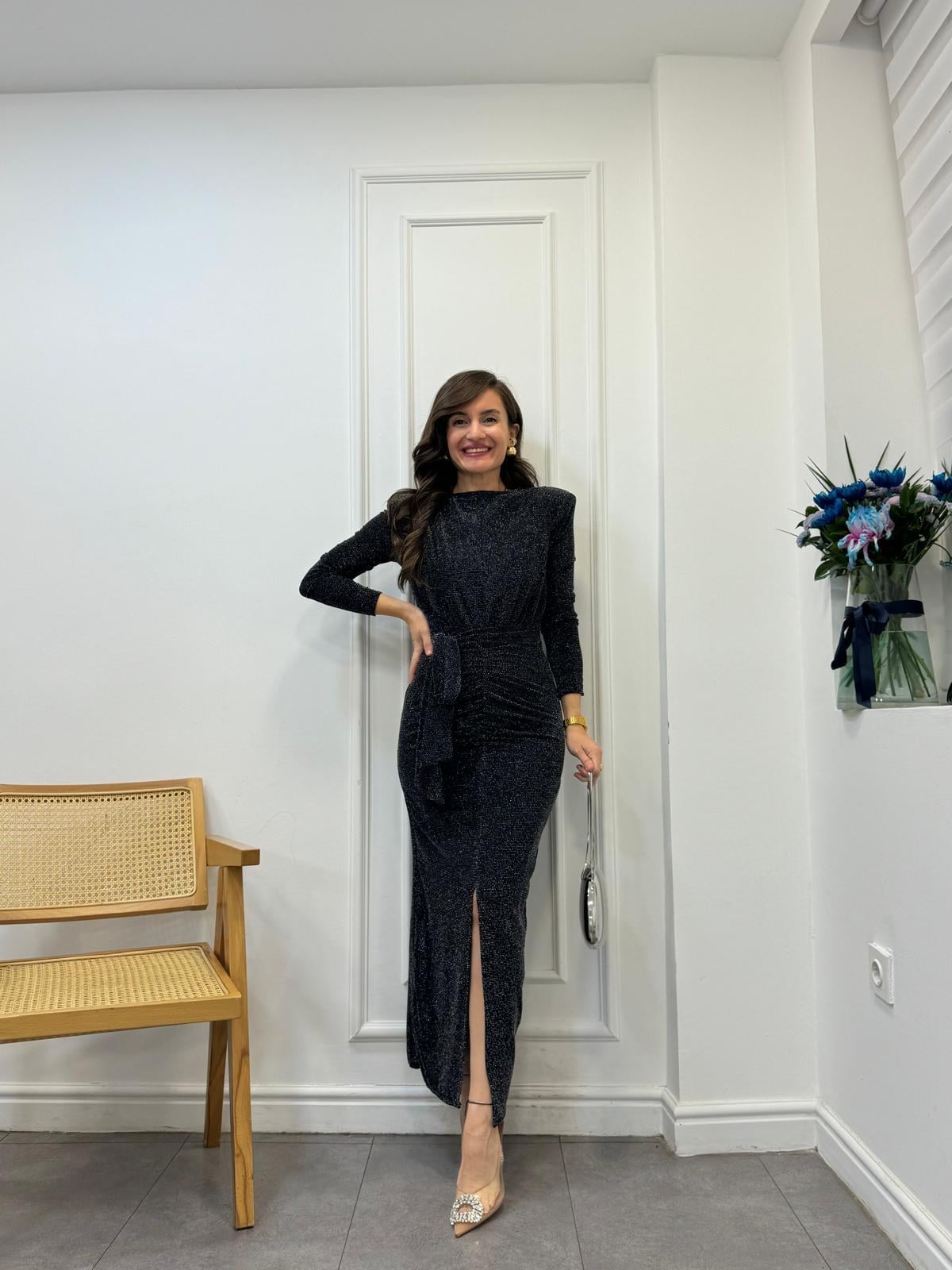 Siyah Ön Drapeli Vatkalı Simli Elbise 4437