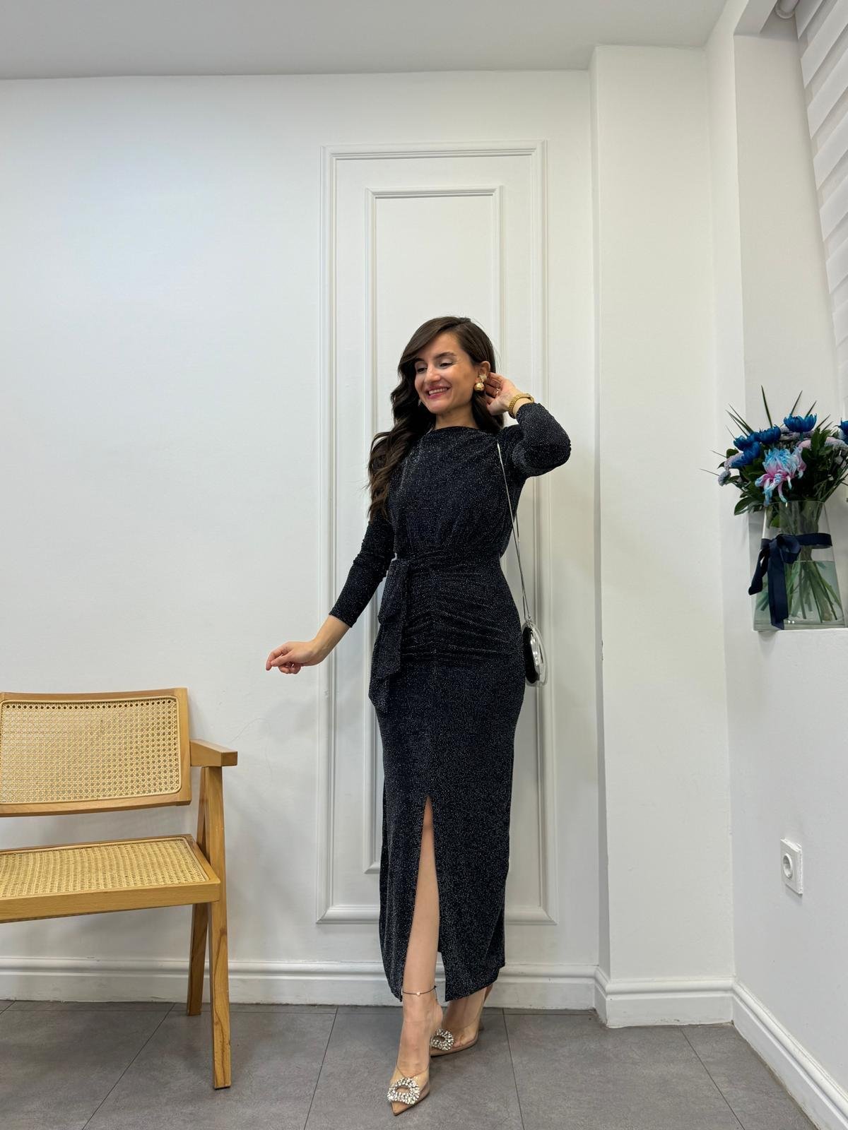 Siyah Ön Drapeli Vatkalı Simli Elbise 4437