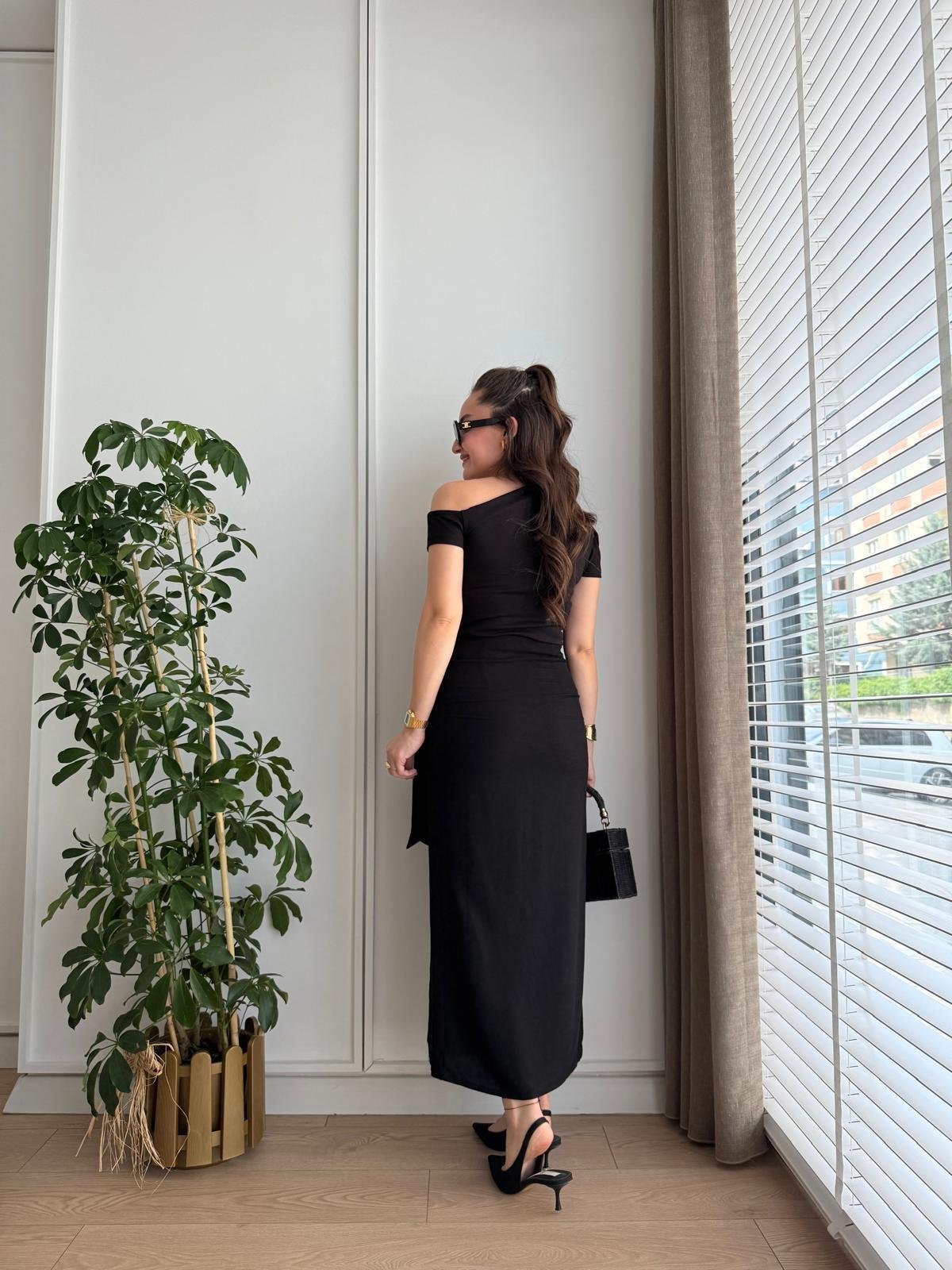 Siyah Önü Bağlama Detaylı Yırtmaçlı Keten Etek 03348
