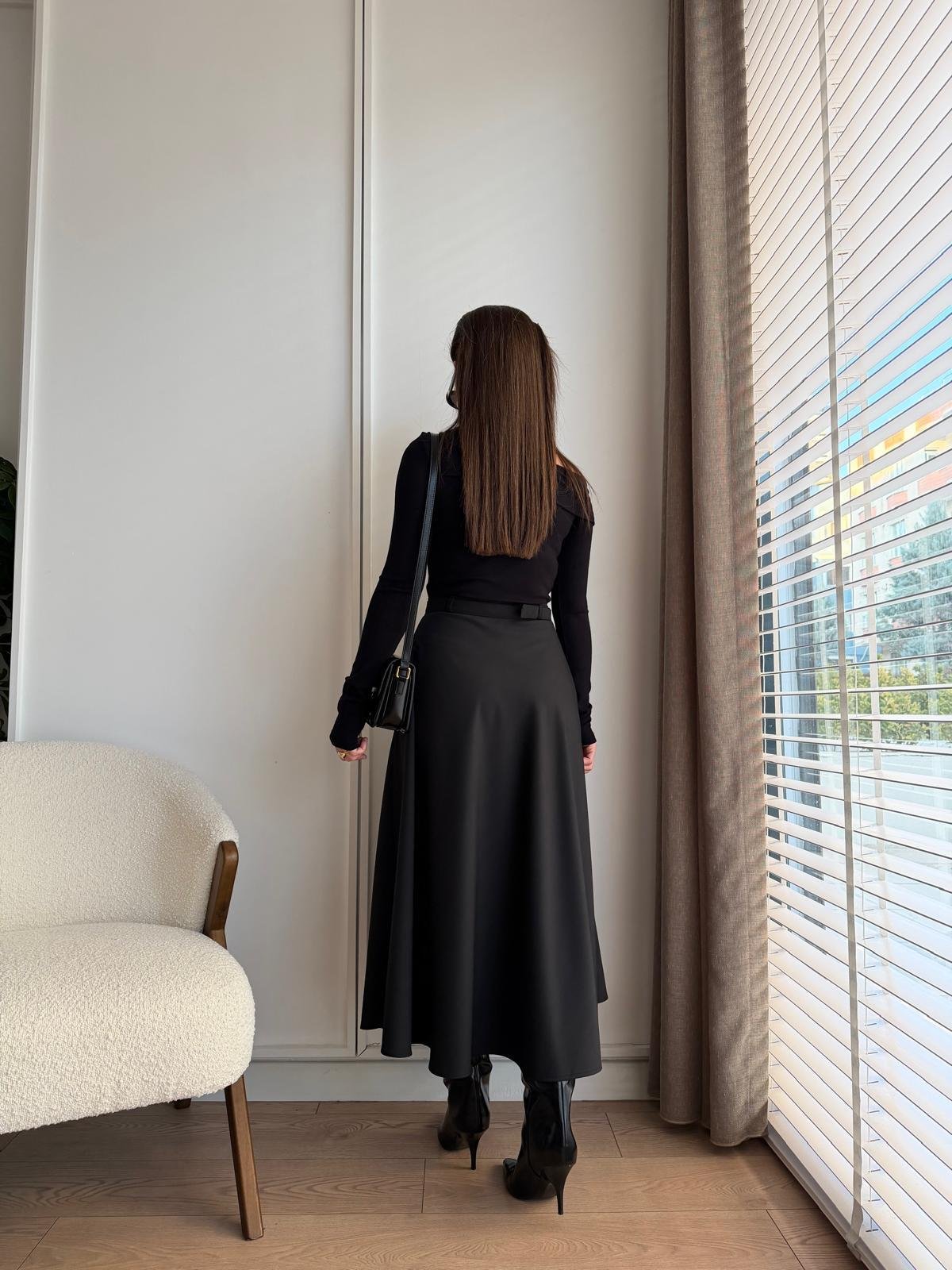Siyah Önü Düğme Detaylı Etek 36995