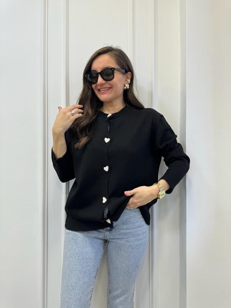 Siyah Önü Kalp İnci Düğmeli Hırka 3475