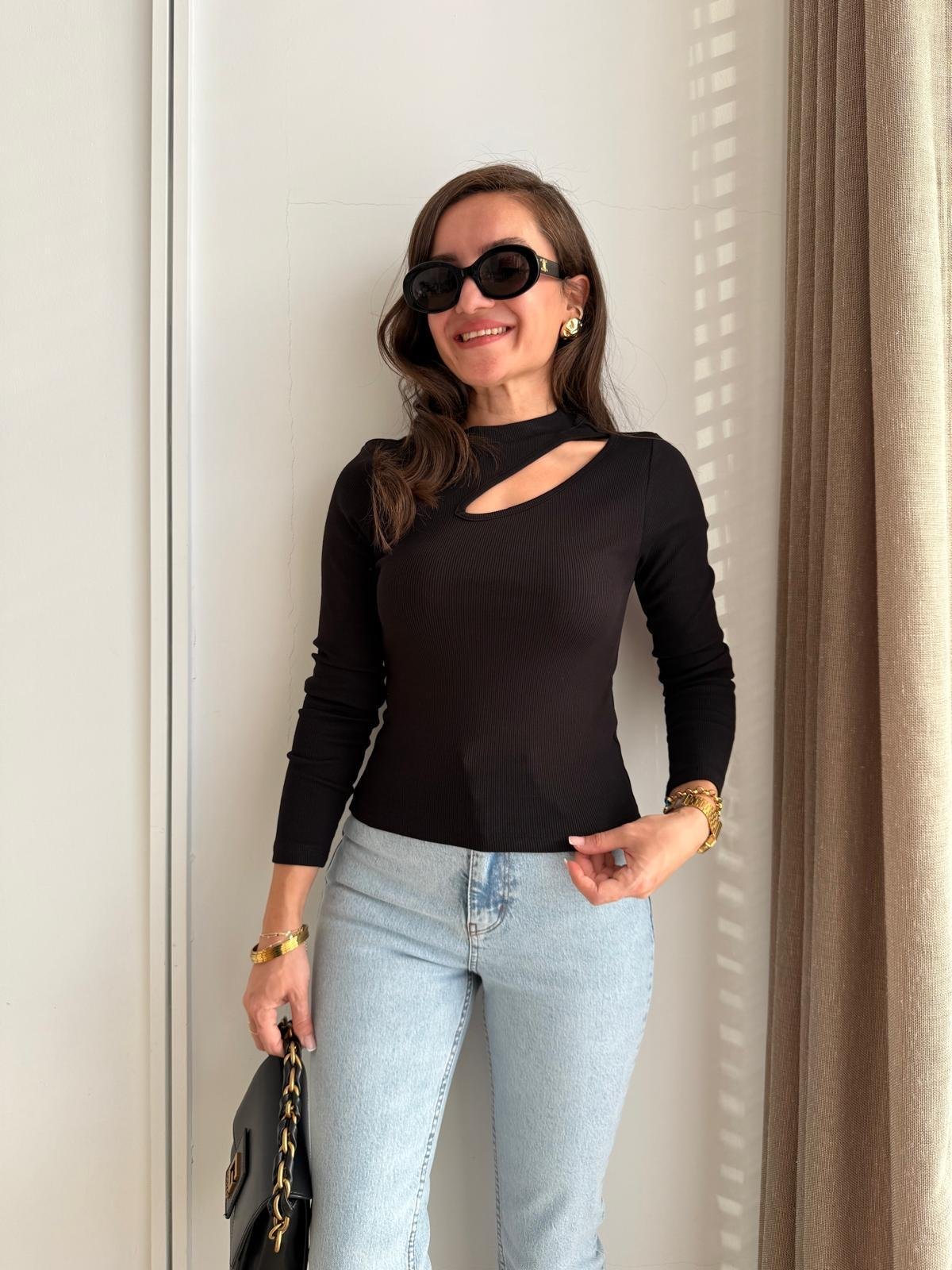 Siyah Önü Yan Dekolteli Uzun Kol Bluz 4438