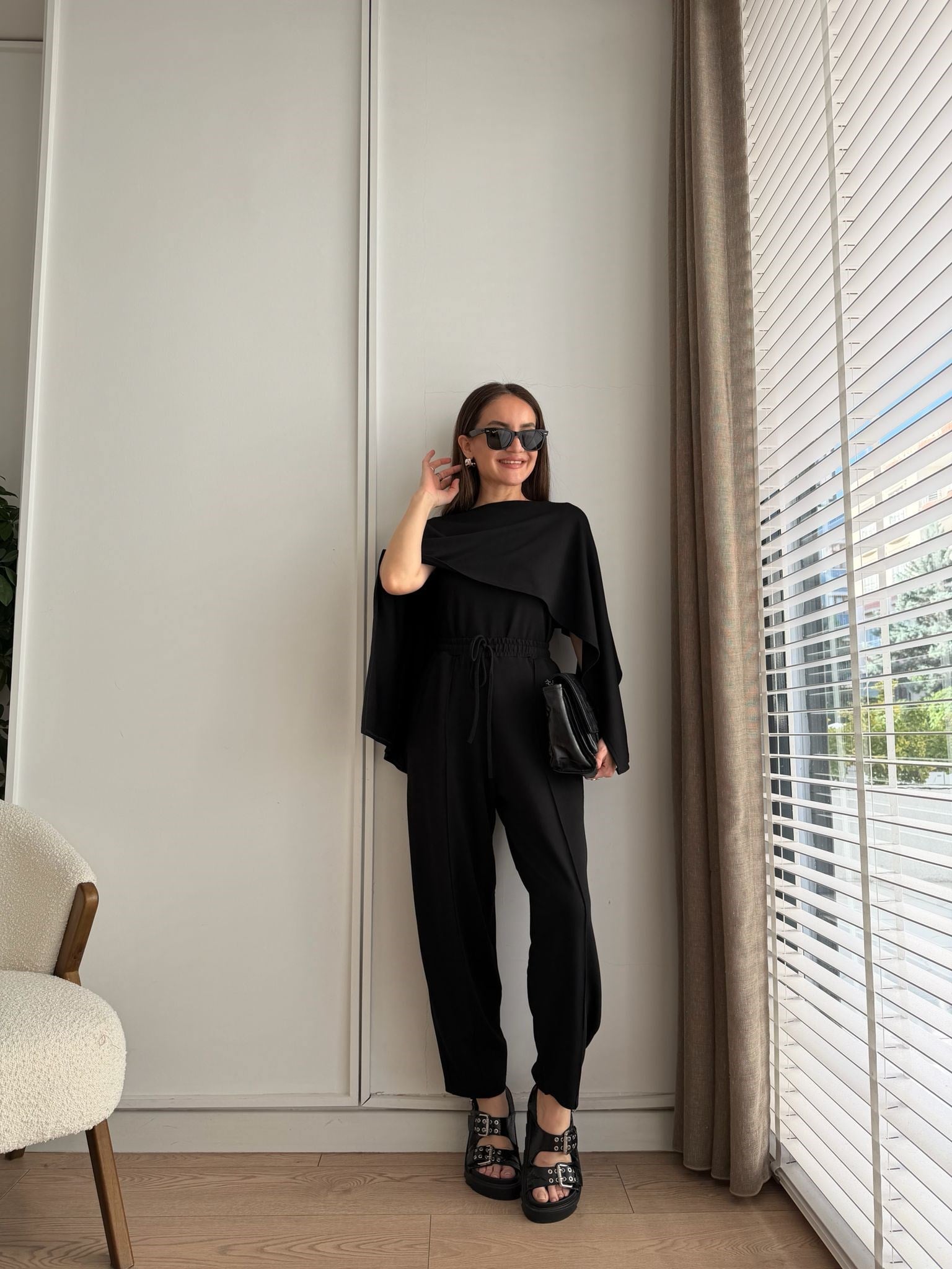 Siyah Pelerin Detaylı Bluz Pantolon Takım 4143