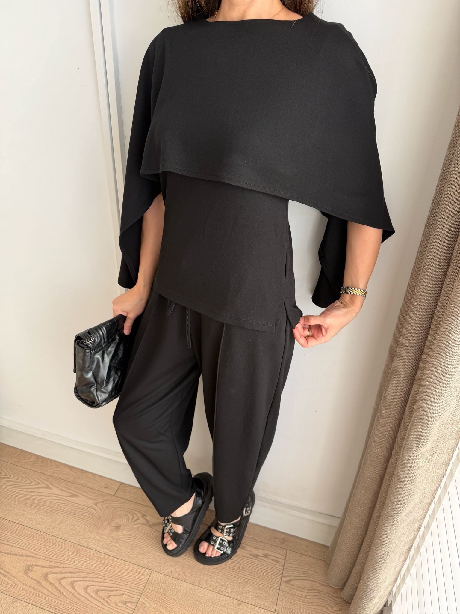 Siyah Pelerin Detaylı Bluz Pantolon Takım 4143