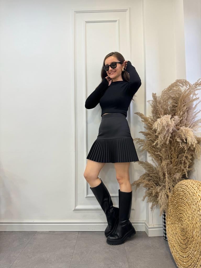 Siyah Piliseli Mini Etek 21582