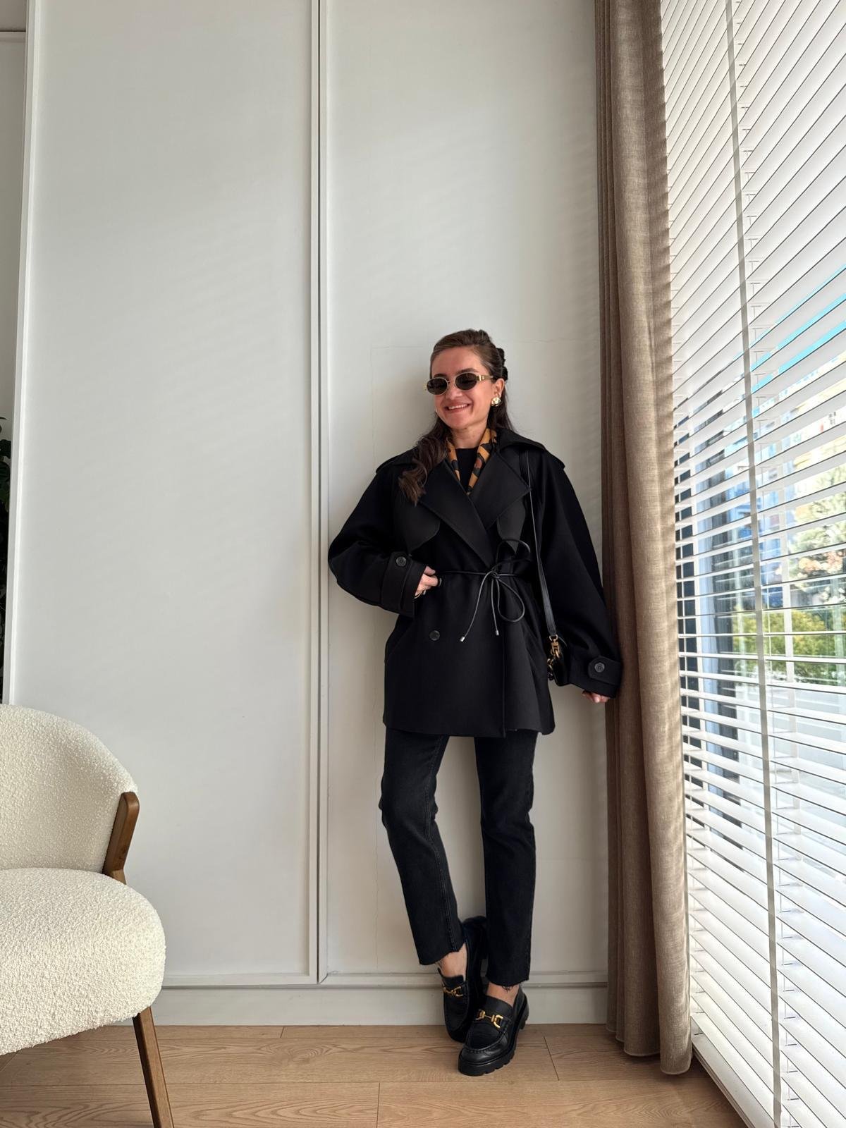 Siyah Premium Seri Allerli Kısa Trençkot 7488