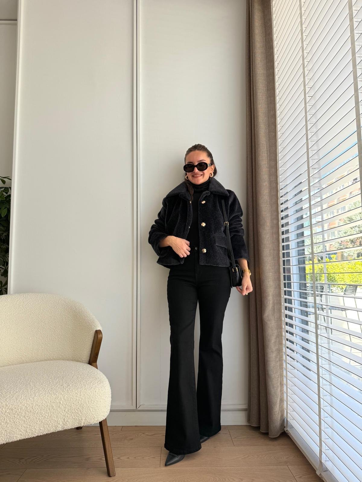 Siyah Premium Seri Astarlı Kürk Kaban 1019
