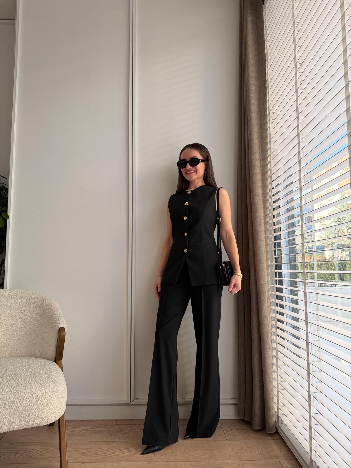 Siyah Premium Seri Düğme Detaylı Yelekli Takım 9193