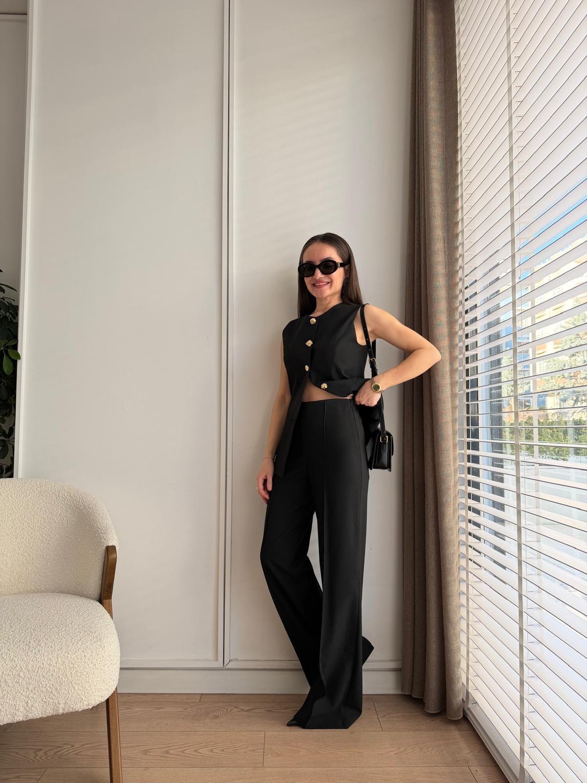 Siyah Premium Seri Düğme Detaylı Yelekli Takım 9193