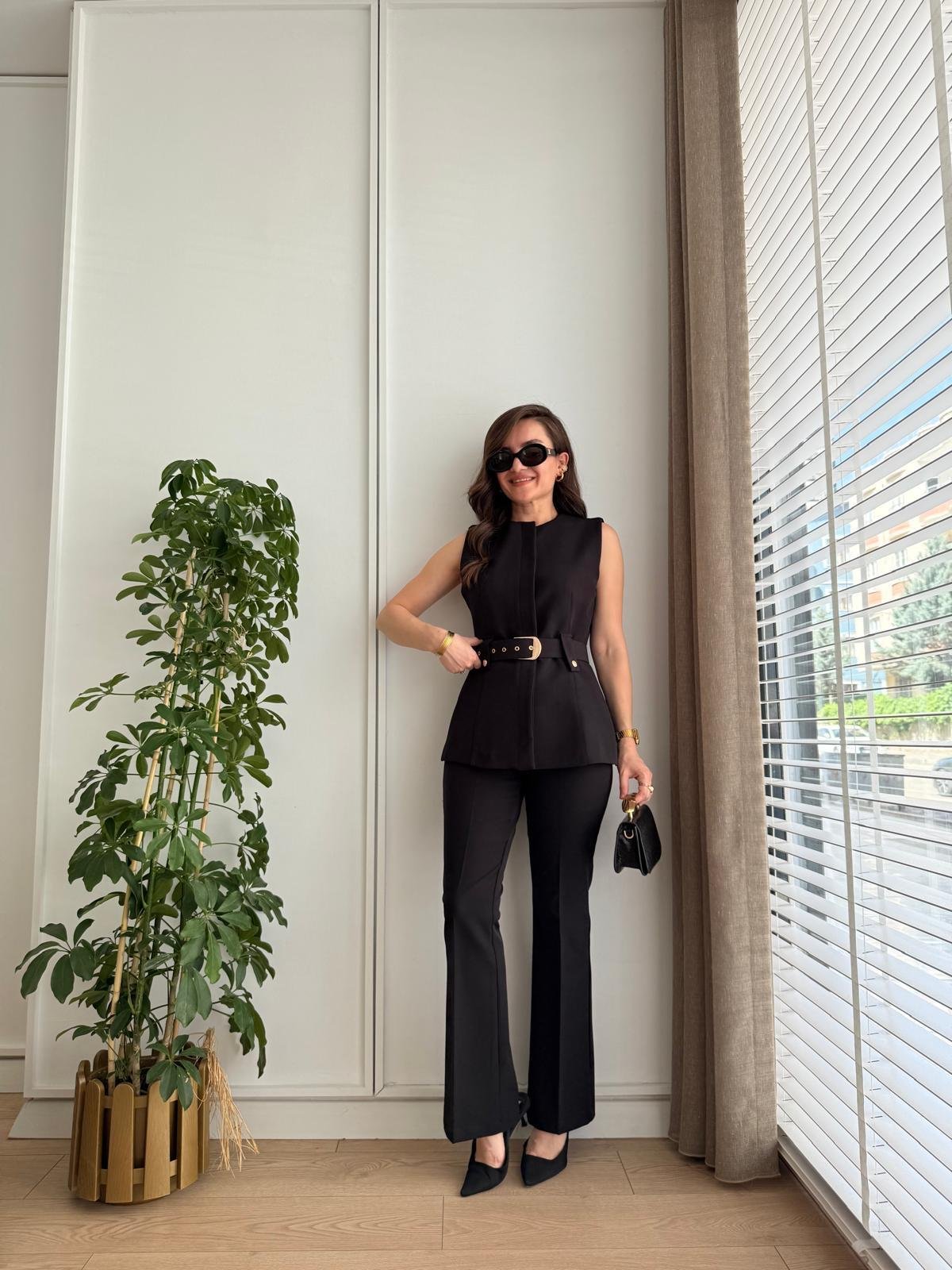 Siyah Premium Seri Gold Düğme Detaylı Kemerli Yelek Pantolon Takım 0417