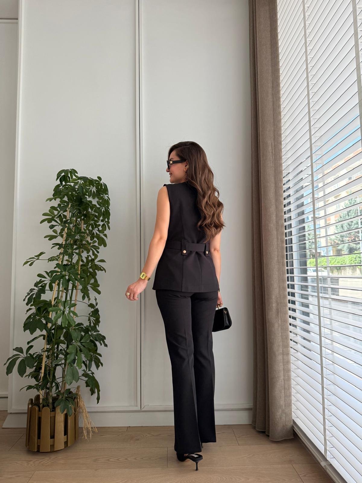 Siyah Premium Seri Gold Düğme Detaylı Kemerli Yelek Pantolon Takım 0417