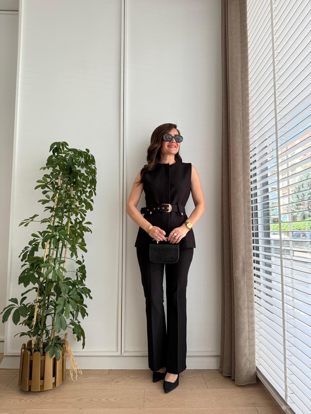 Siyah Premium Seri Gold Düğme Detaylı Kemerli Yelek Pantolon Takım 0417