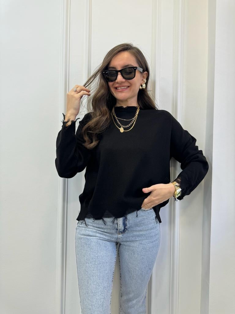 Siyah Püskül Detaylı Triko Bluz 3794