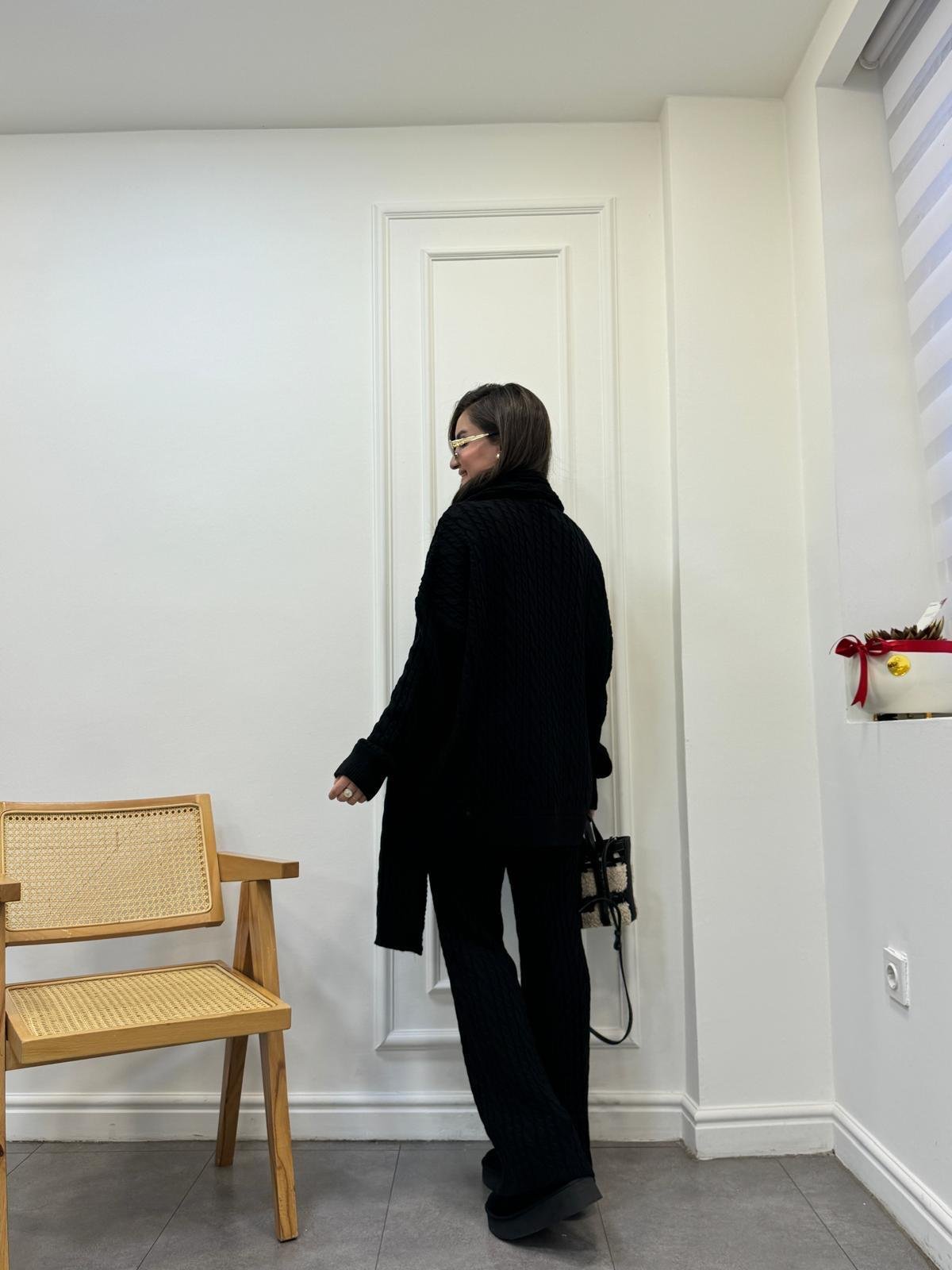 Siyah Saç Örgü Üçlü Triko Takım 241062