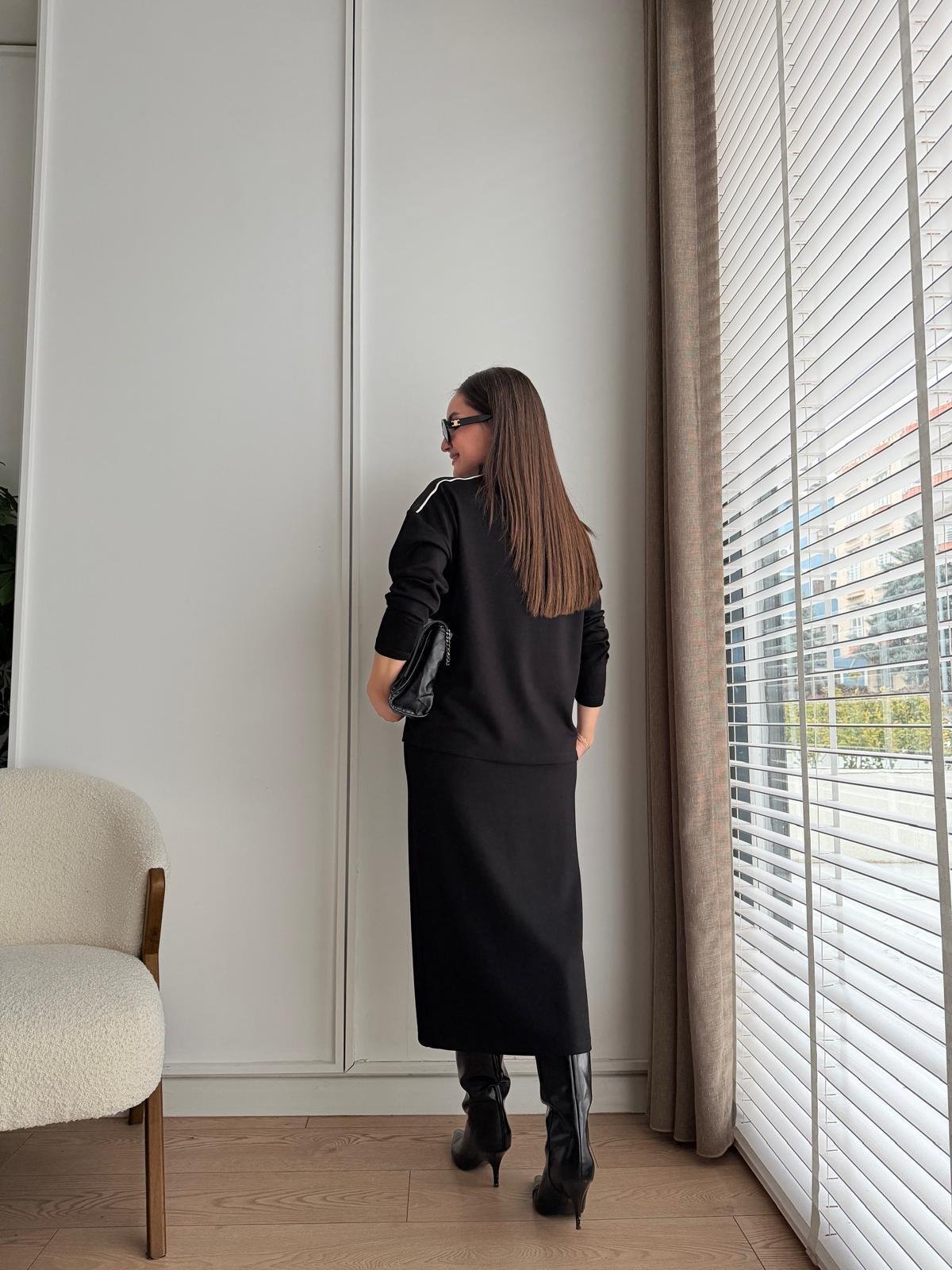 Siyah Şerit Detaylı Etek Bluz Takım 2346