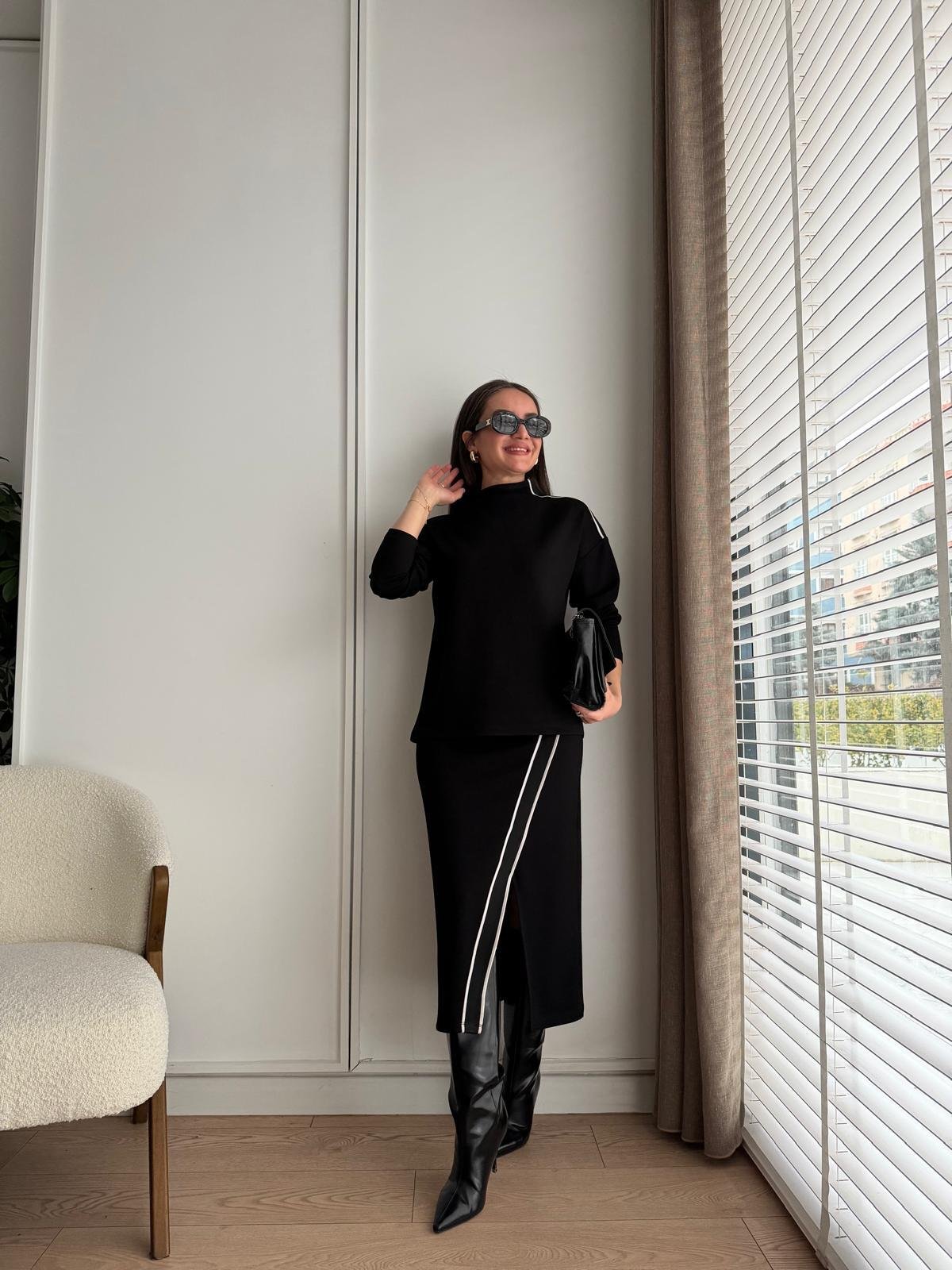 Siyah Şerit Detaylı Etek Bluz Takım 2346