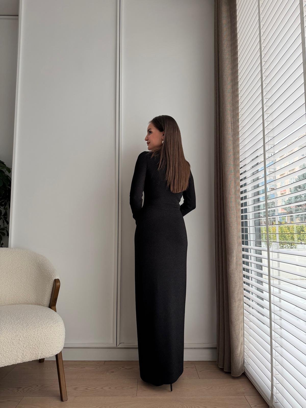 Siyah Sim Geçişli Ön Broş Detaylı Elbise 112103