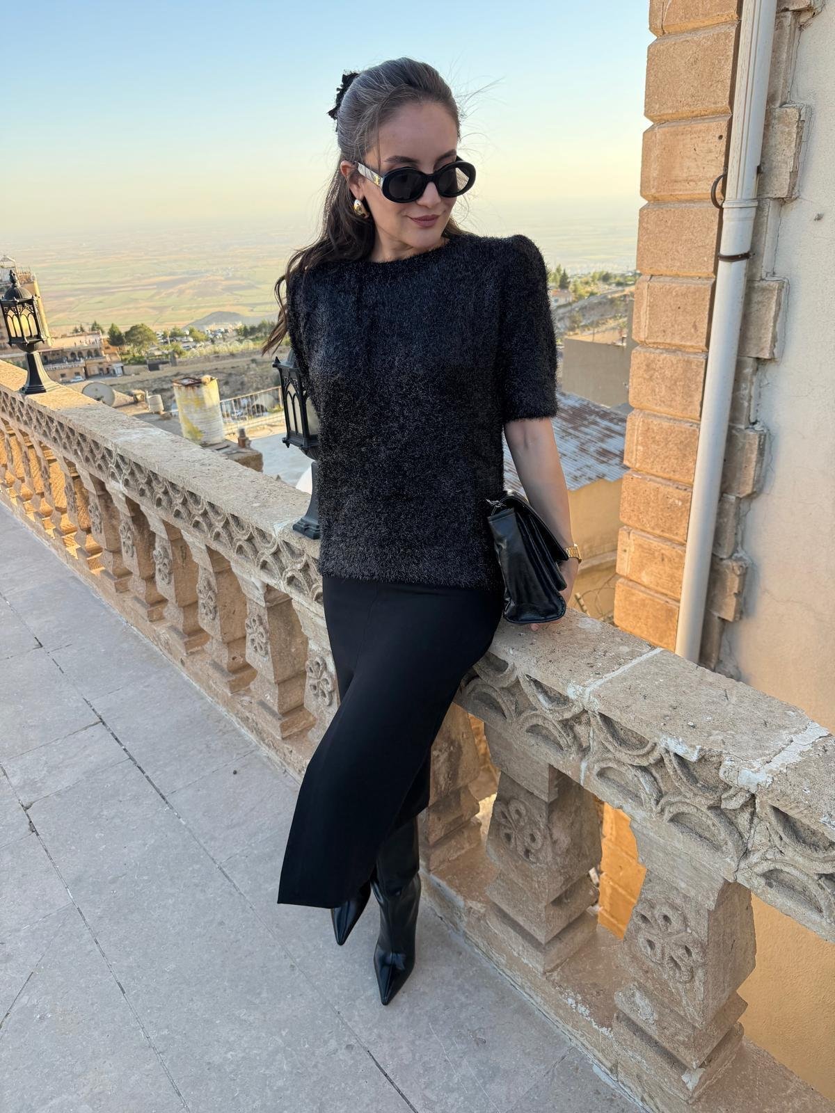Siyah Simli Kısa Kol Triko Kazak 7684