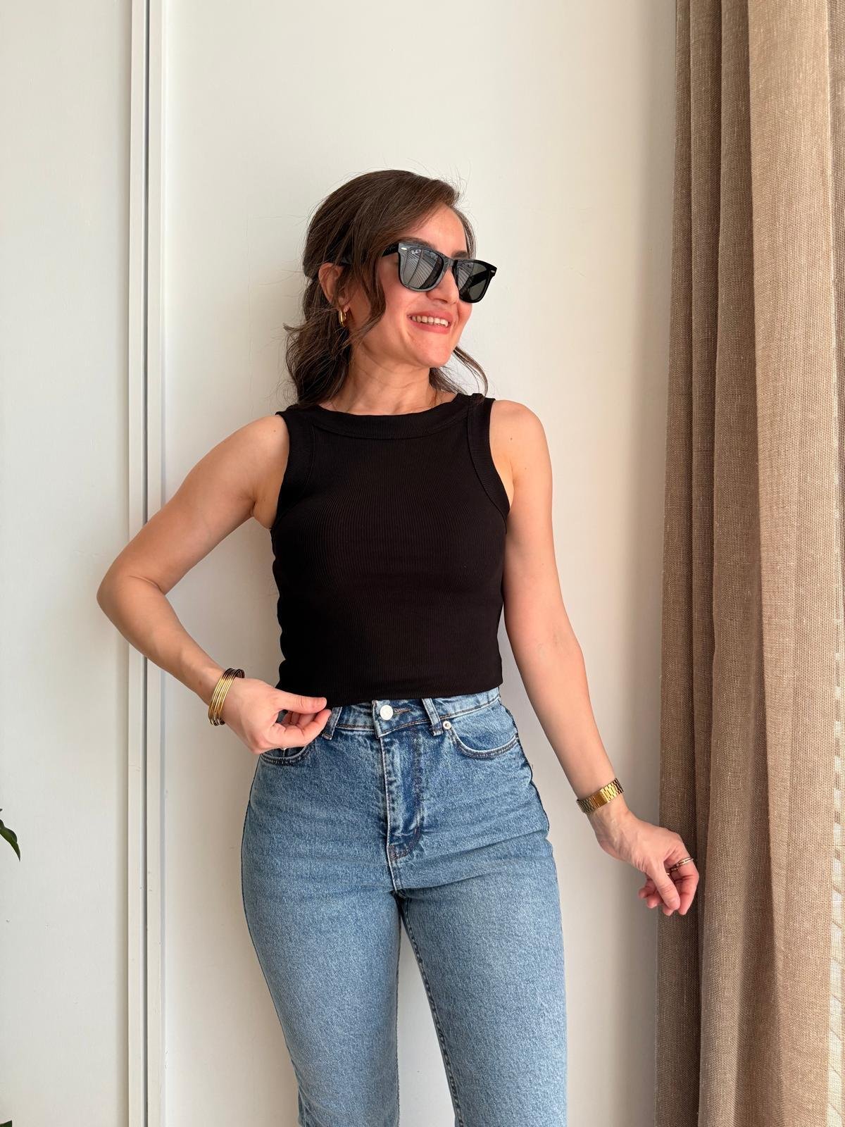 Siyah Sırt Dekolteli Kalın Askılı Atlet 16770