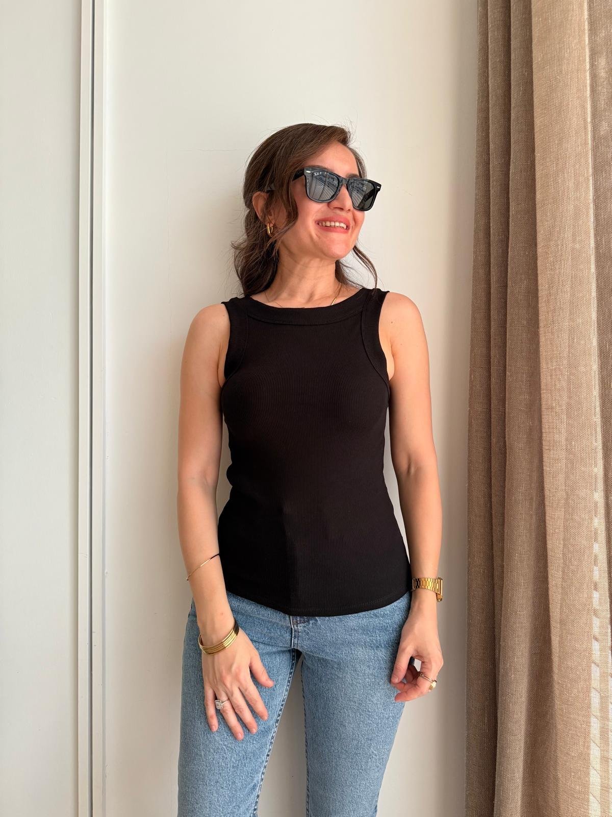 Siyah Sırt Dekolteli Kalın Askılı Atlet 16770