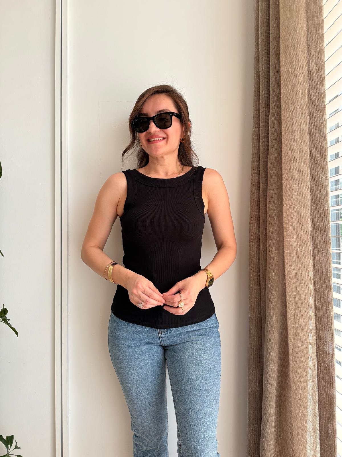 Siyah Sırt Dekolteli Kalın Askılı Atlet 16770