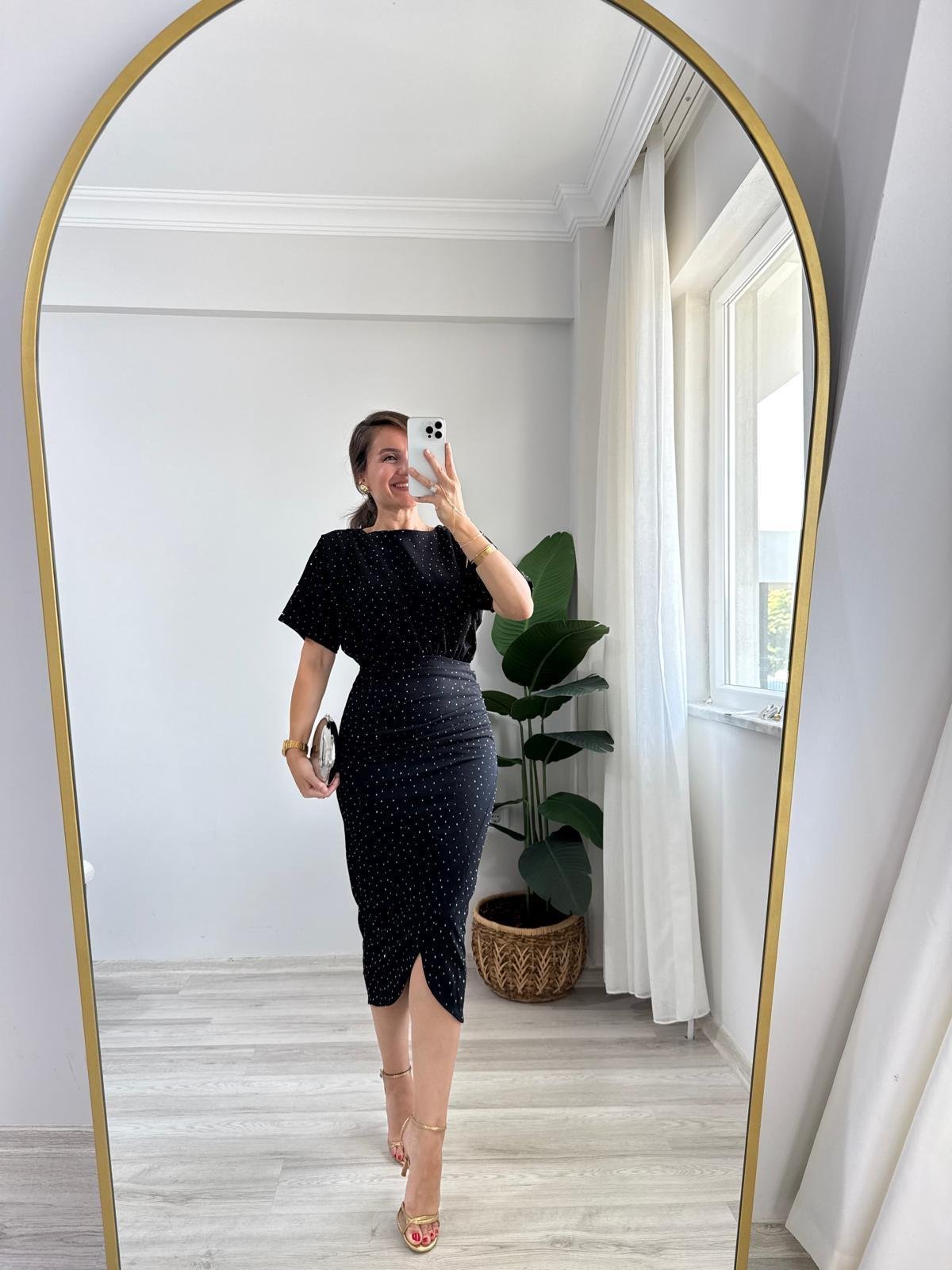 Siyah Taşlı Drape Detaylı Yarımkol Elbise 1313