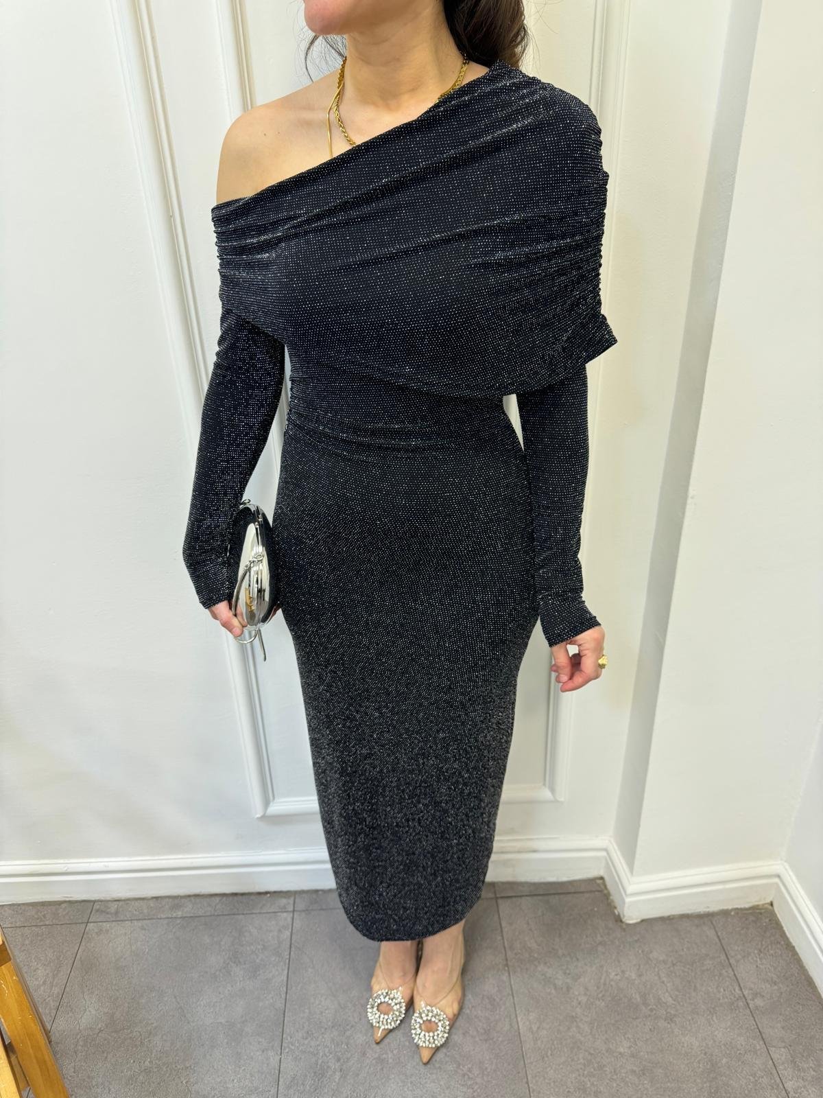 Siyah Tek Omuz Drape Detaylı Simli Elbise 4485