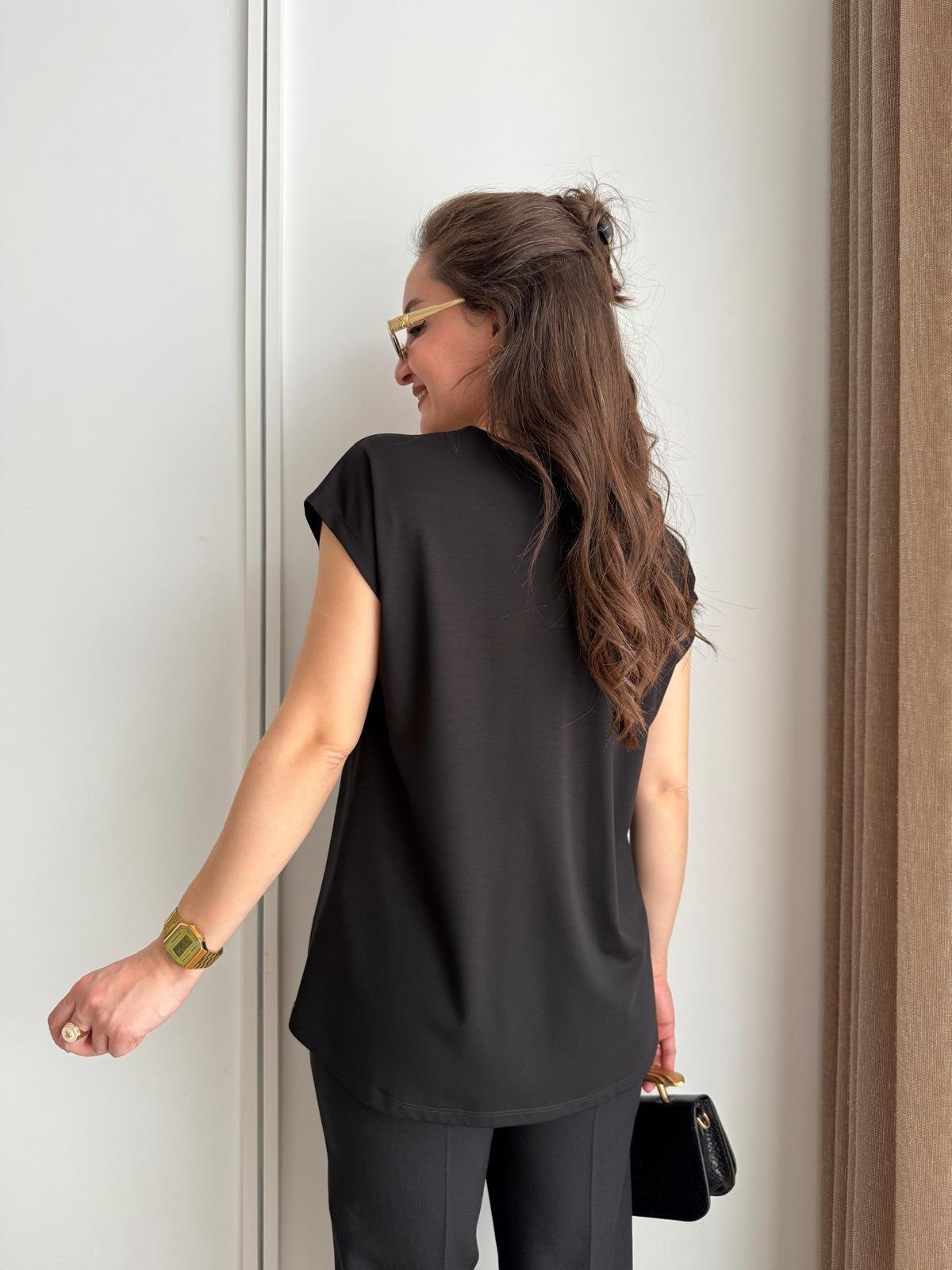 Siyah V Yaka Dikiş Detaylı Bluz 29114