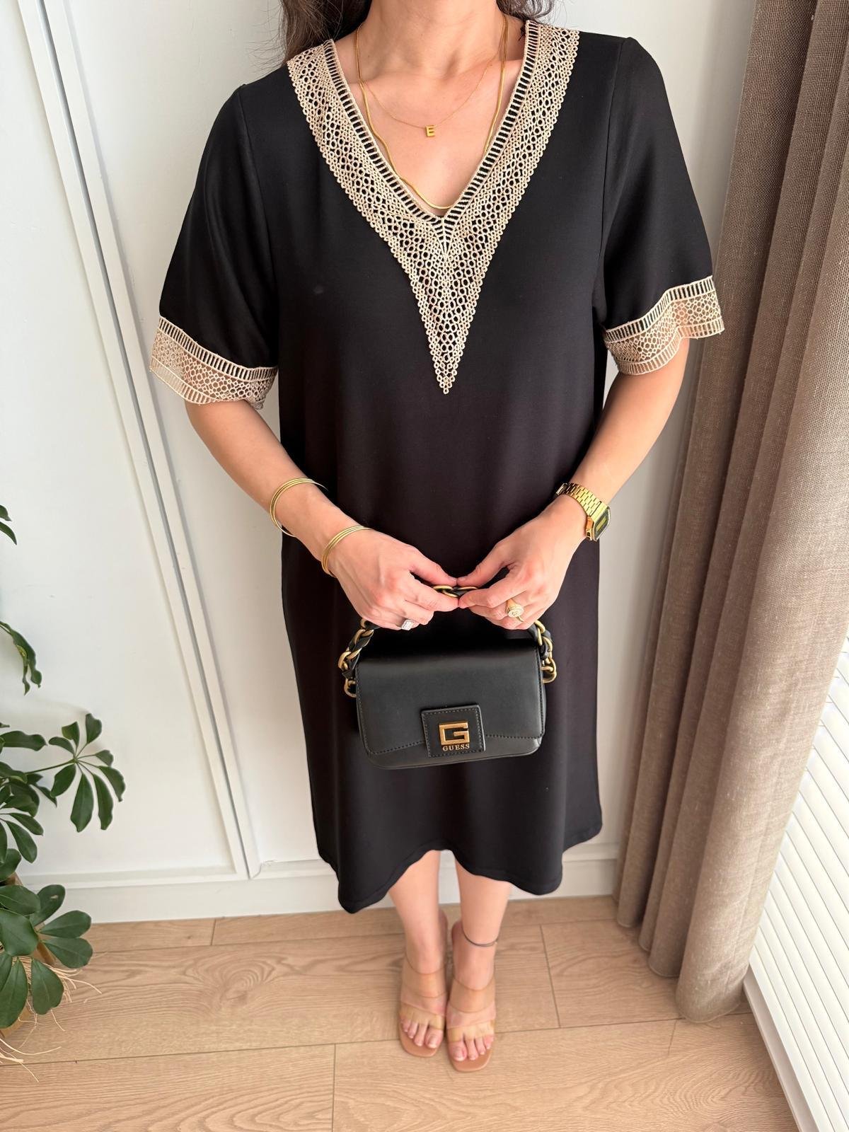 Siyah V Yaka Nakış İşlemeli Mini Boy Elbise 1824