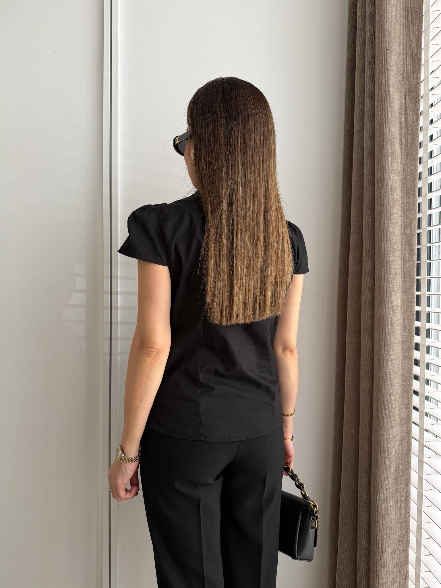 Siyah V Yaka Ön Büzgü Detaylı Gömlek 8284