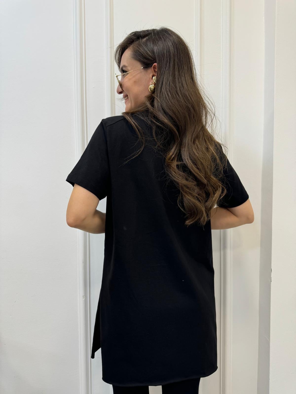 Siyah V Yaka Yanları Yırtmaçlı Tshirt 1483