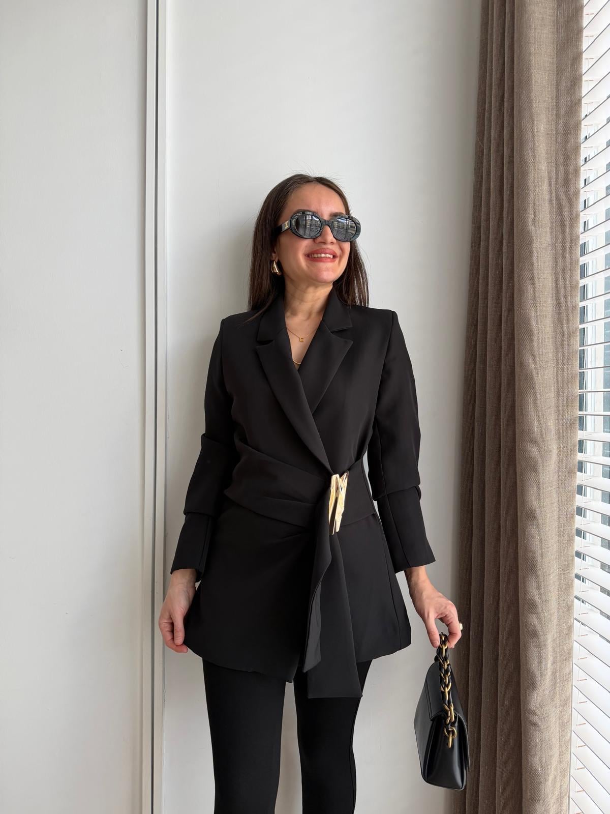 Siyah Vatkalı Bağlama Detaylı Blazer Ceket 0767