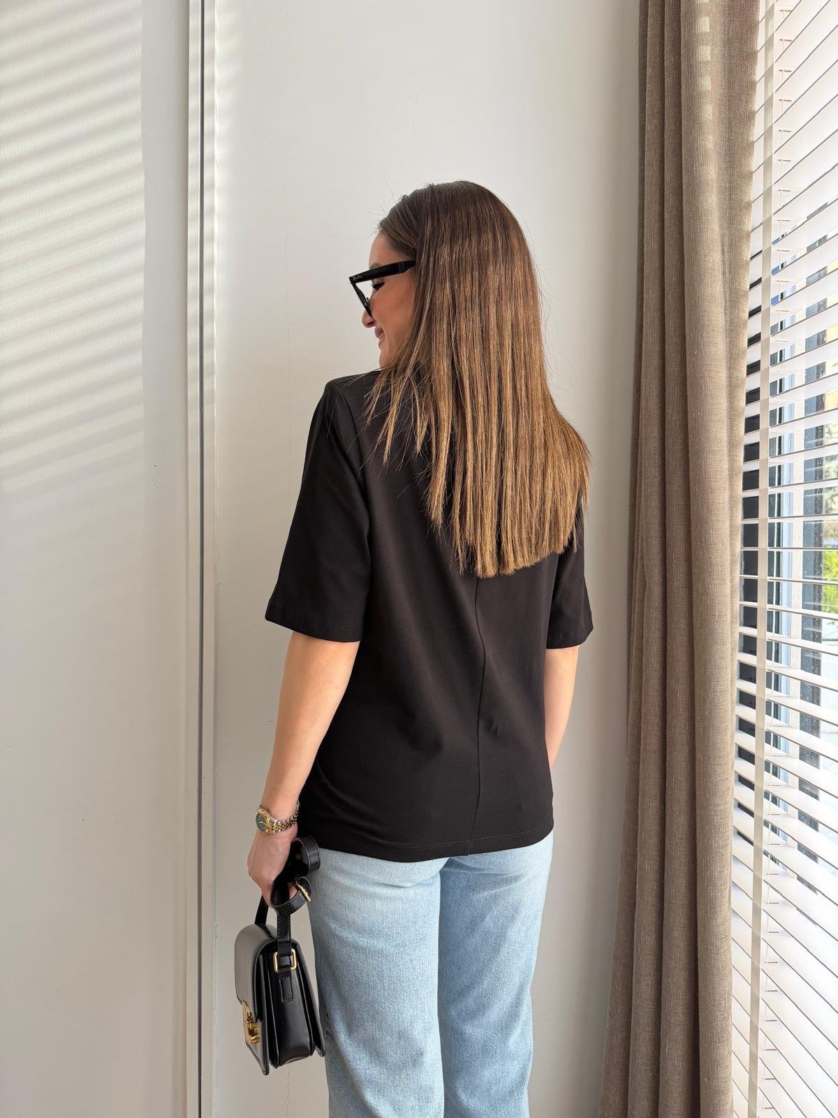 Siyah Vatkalı Düğüm Detaylı Tshirt 1067