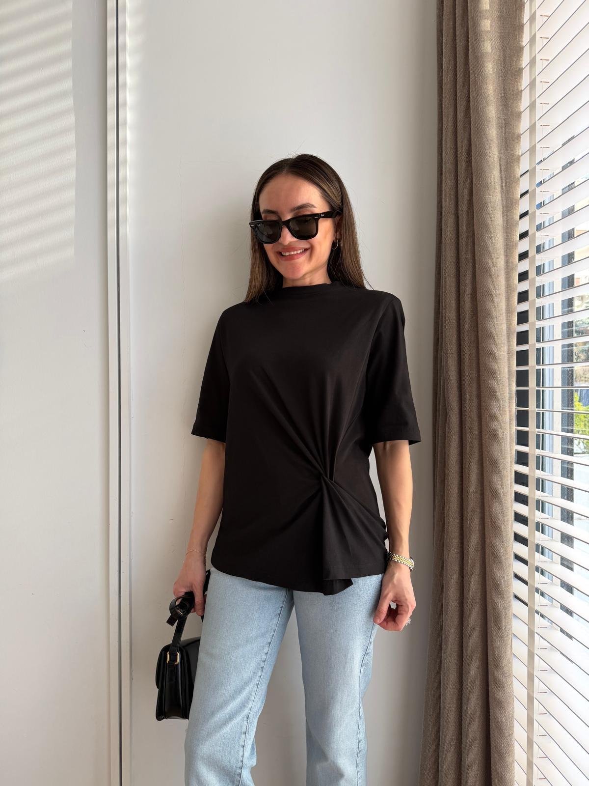 Siyah Vatkalı Düğüm Detaylı Tshirt 1067