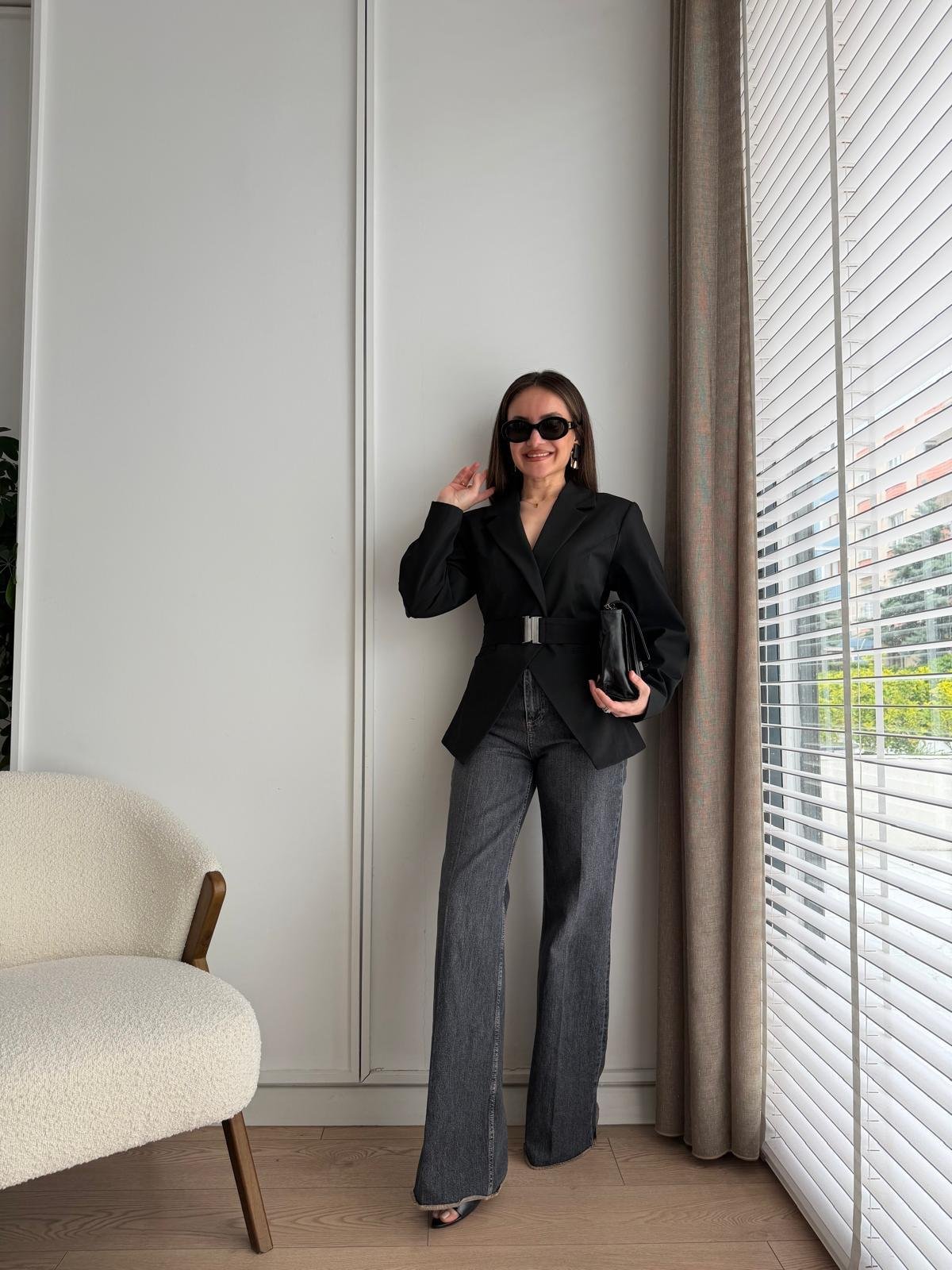 Siyah Vatkalı Kemerli Blazer Ceket 3352