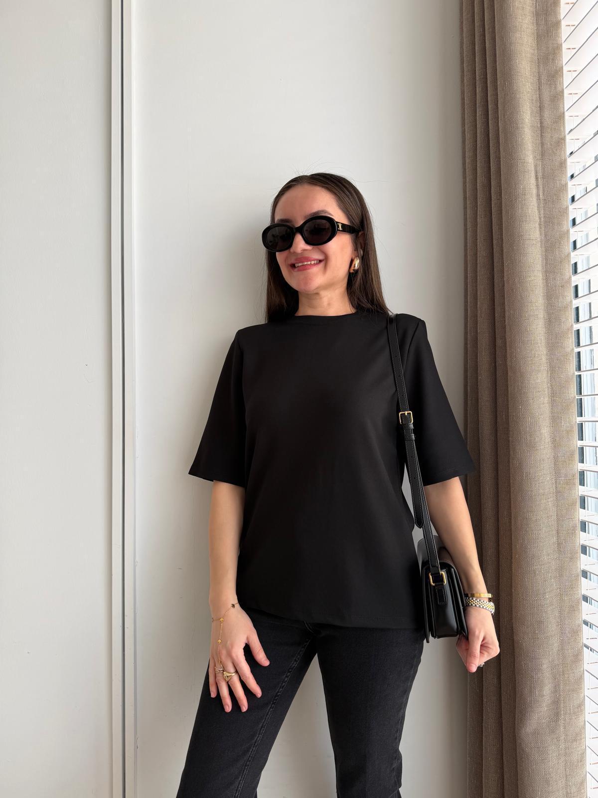Siyah Vatkalı Kısa Kol Tshirt 1431