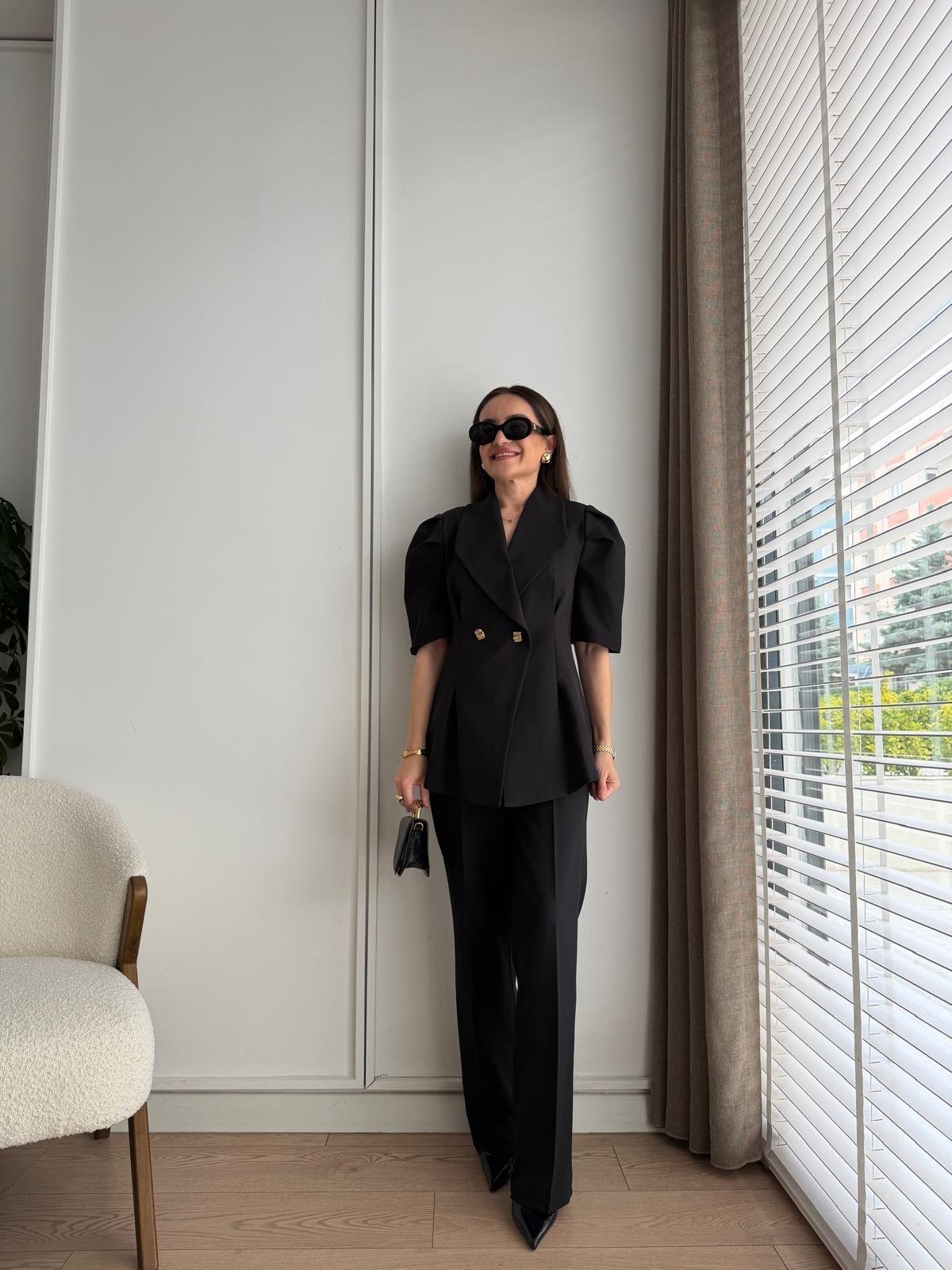 Siyah Vatkalı Kol Detaylı Slimfit Takım 8412