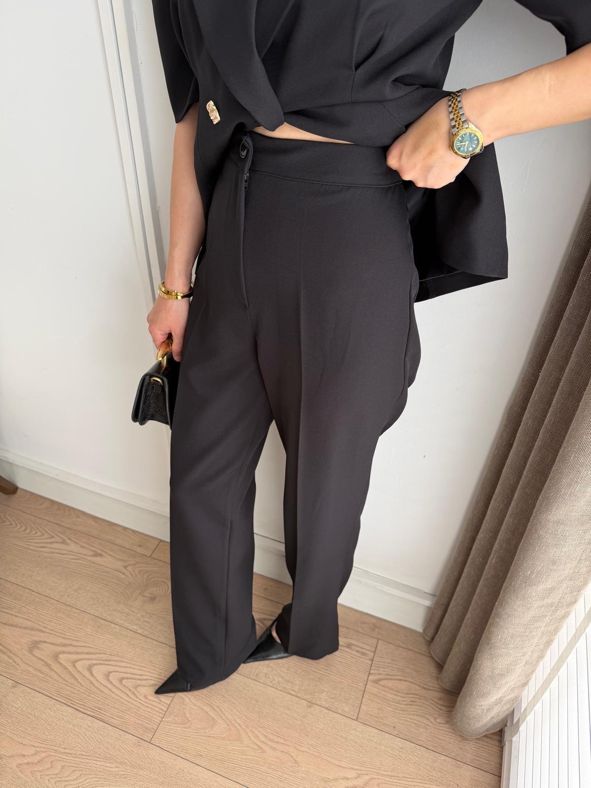 Siyah Vatkalı Kol Detaylı Slimfit Takım 8412