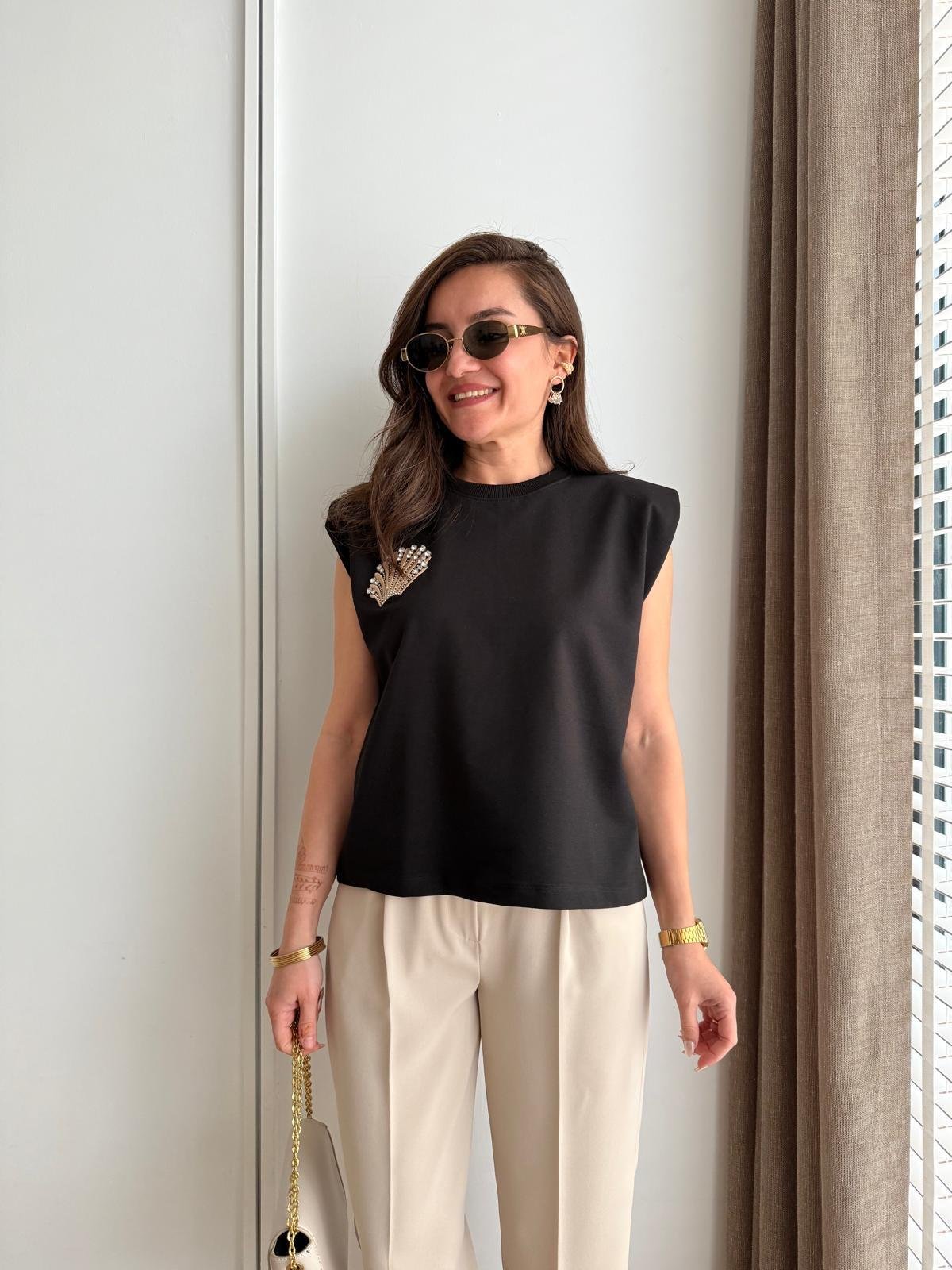 Siyah Vatkalı Taş İşlemeli Tshirt 36009