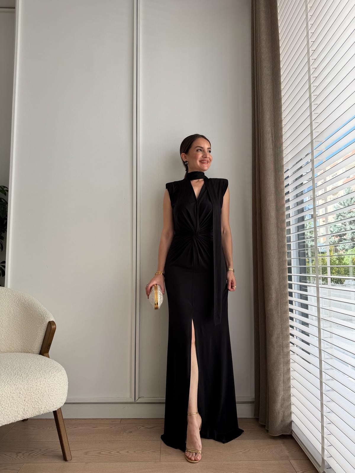 Siyah Yaka Bağlamalı Düğüm Detaylı Elbise 261730
