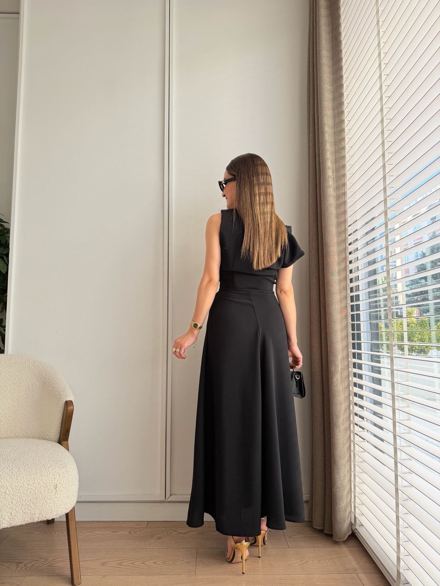 Siyah Yaka Detaylı Kuşaklı Elbise 3978