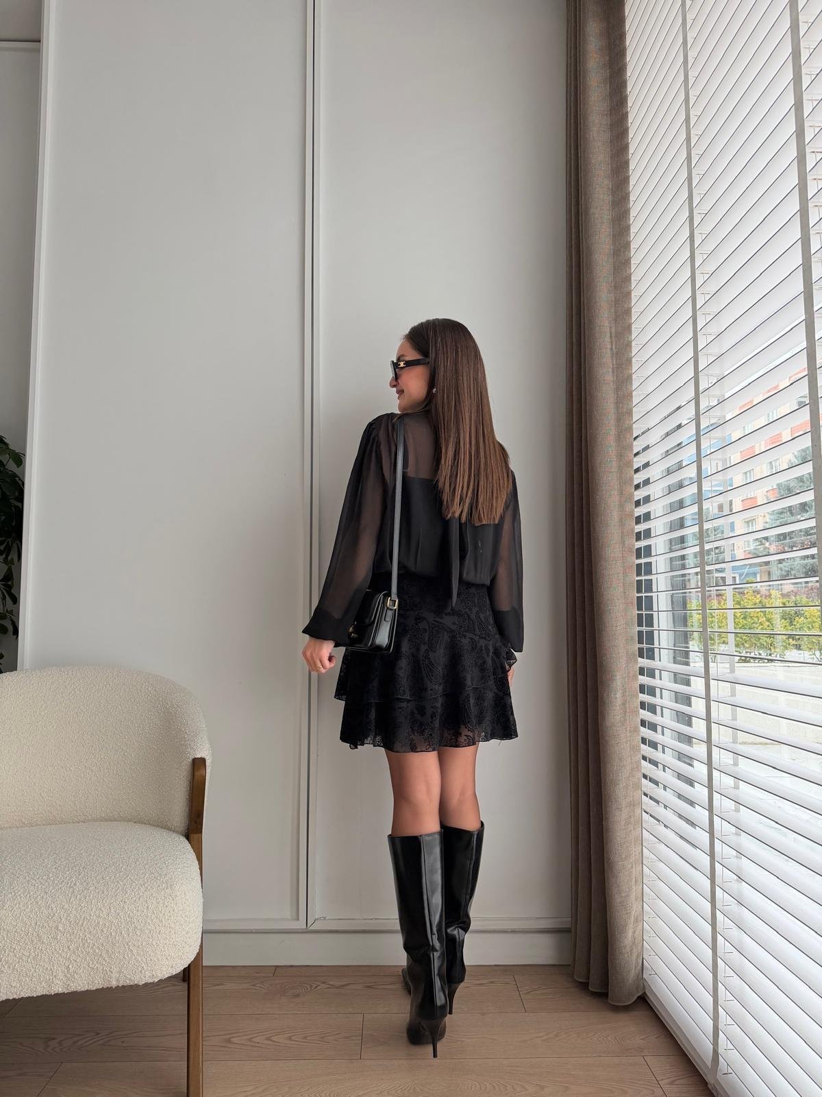 Siyah Yakası Bağlamalı Desenli Mini Elbise 35526