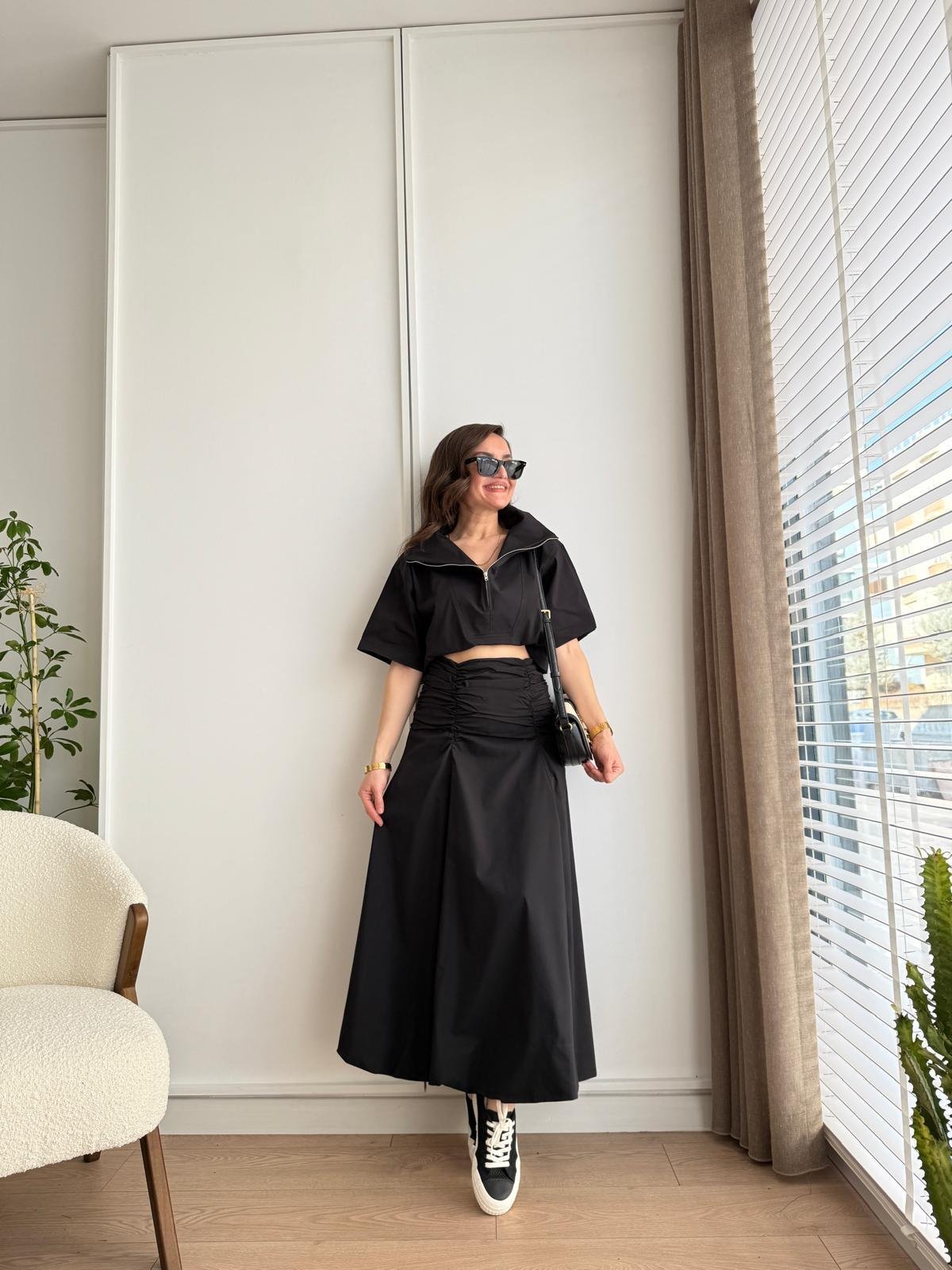 Siyah Yarım Fermuarlı Poplin Kumaş Bluz 29422