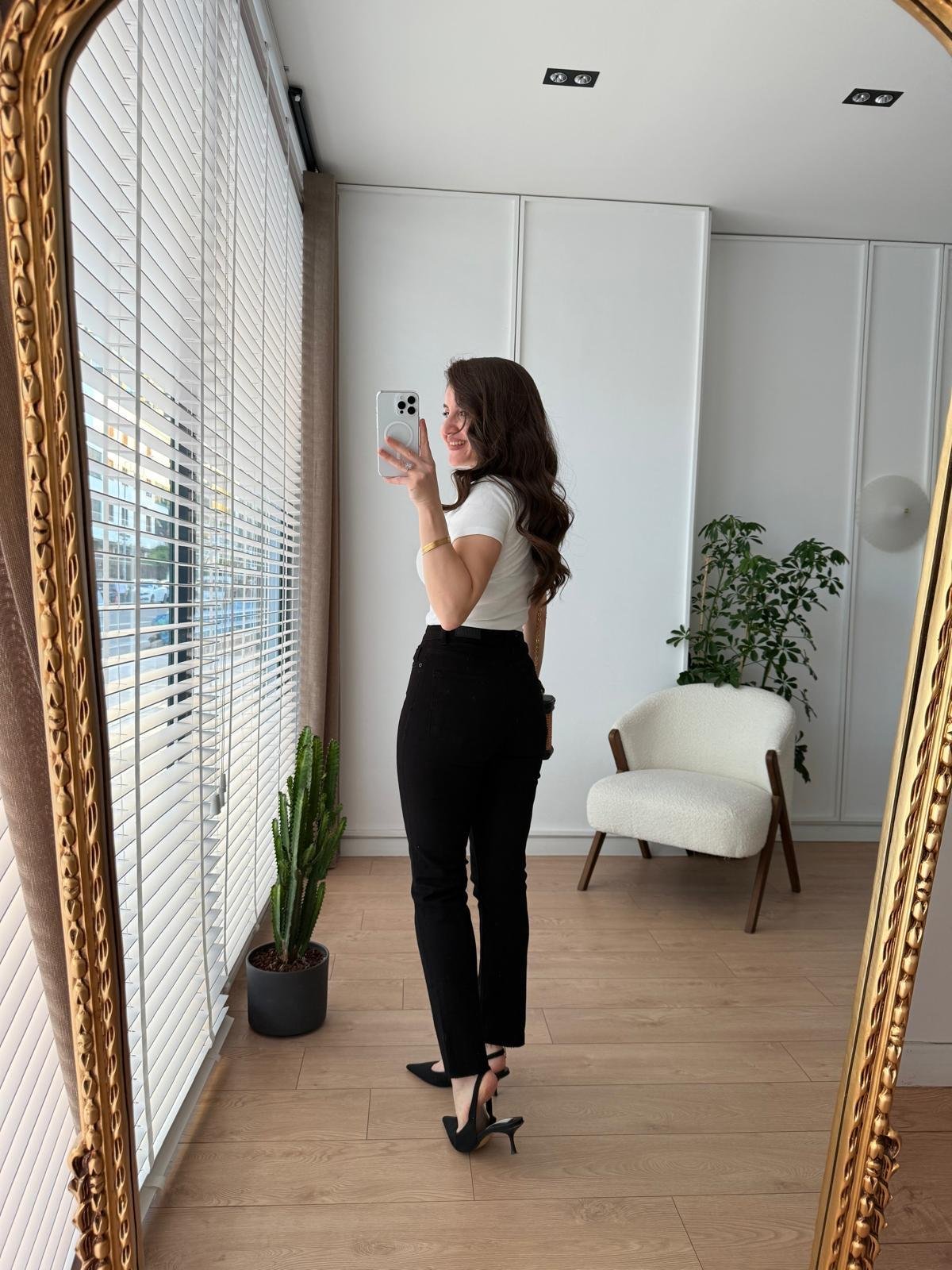 Siyah Yüksek Bel Full Likralı Paçası Kesik Mom Jean 0764